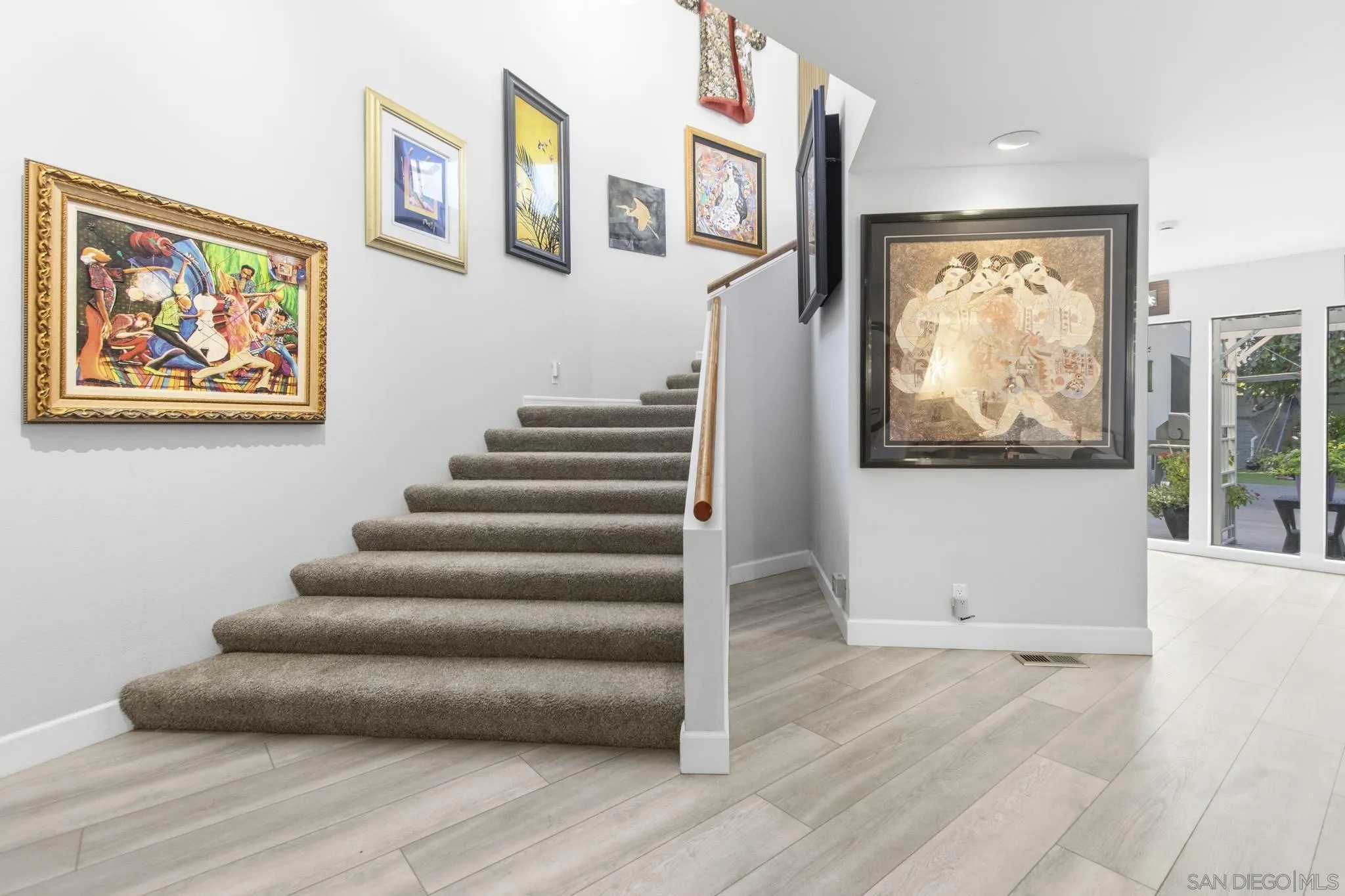 https://cdn.realtyfeed.com/cdn/127/260022315/825099e7a9579a48fc953316bec8408f.webp