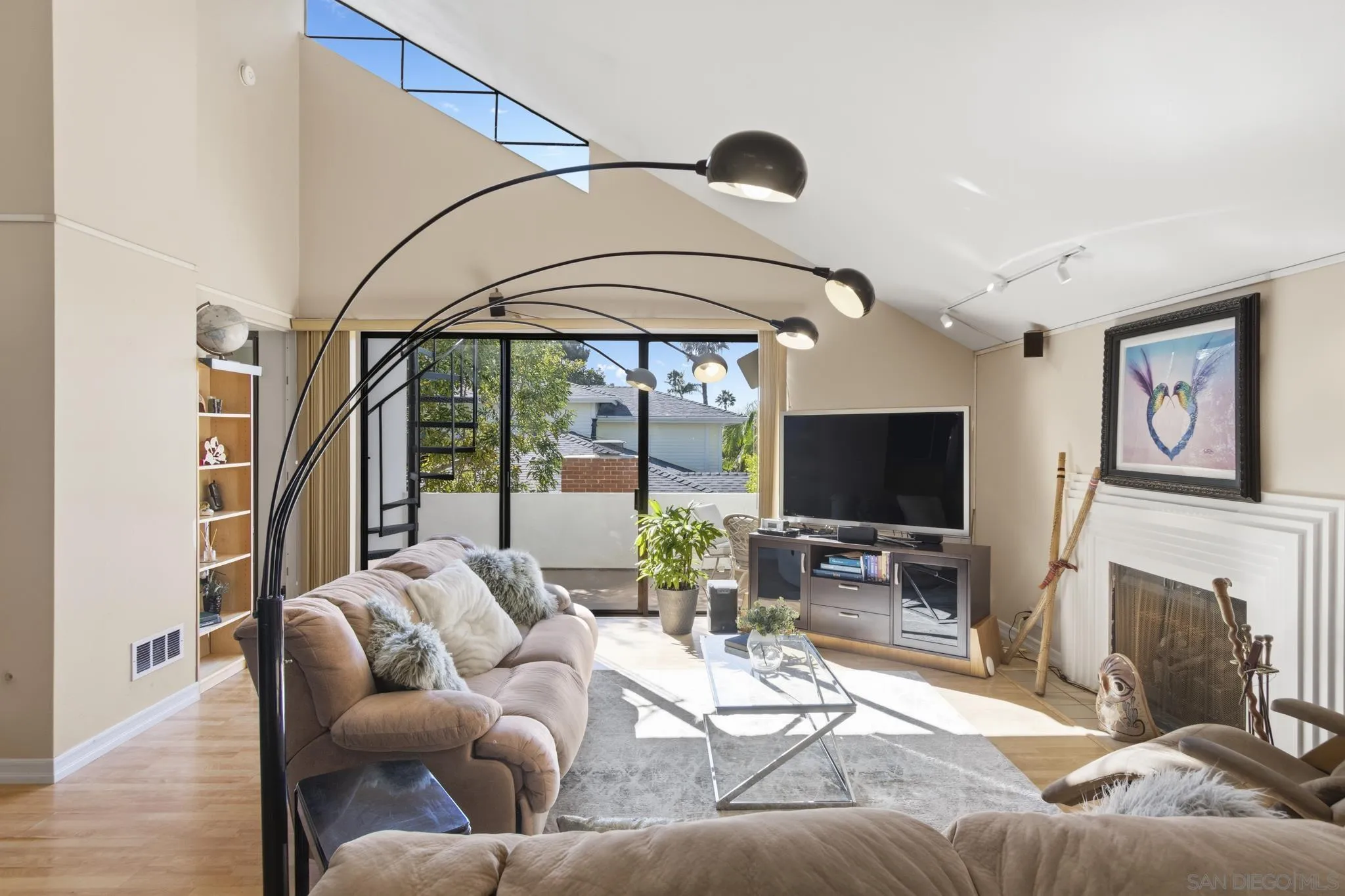 https://cdn.realtyfeed.com/cdn/127/260022315/af05772ea46315dd9051dfaeb59417fe.webp