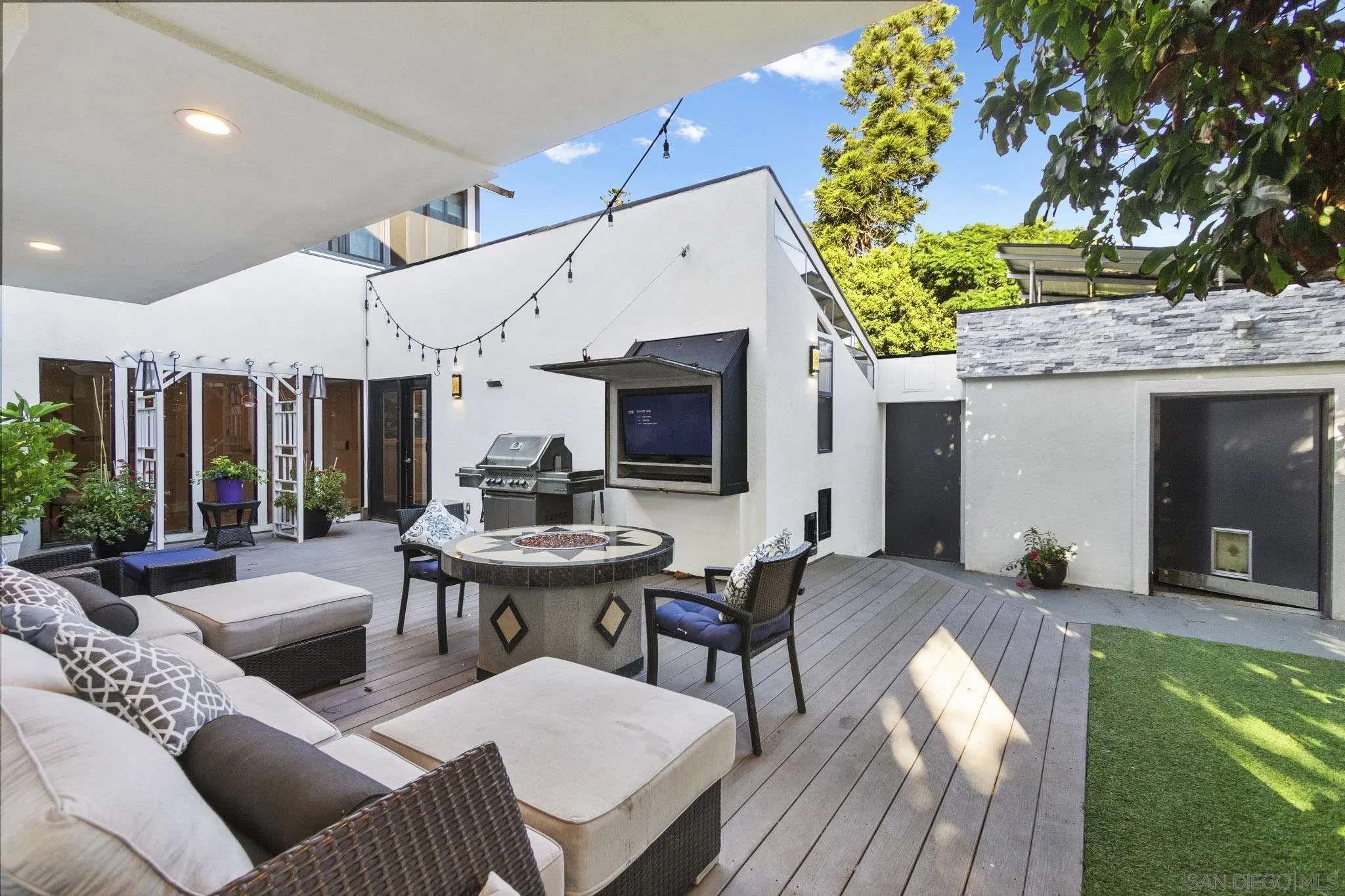 https://cdn.realtyfeed.com/cdn/127/260022315/c25e4d93d51d447796e844aeaacc5ba8.webp