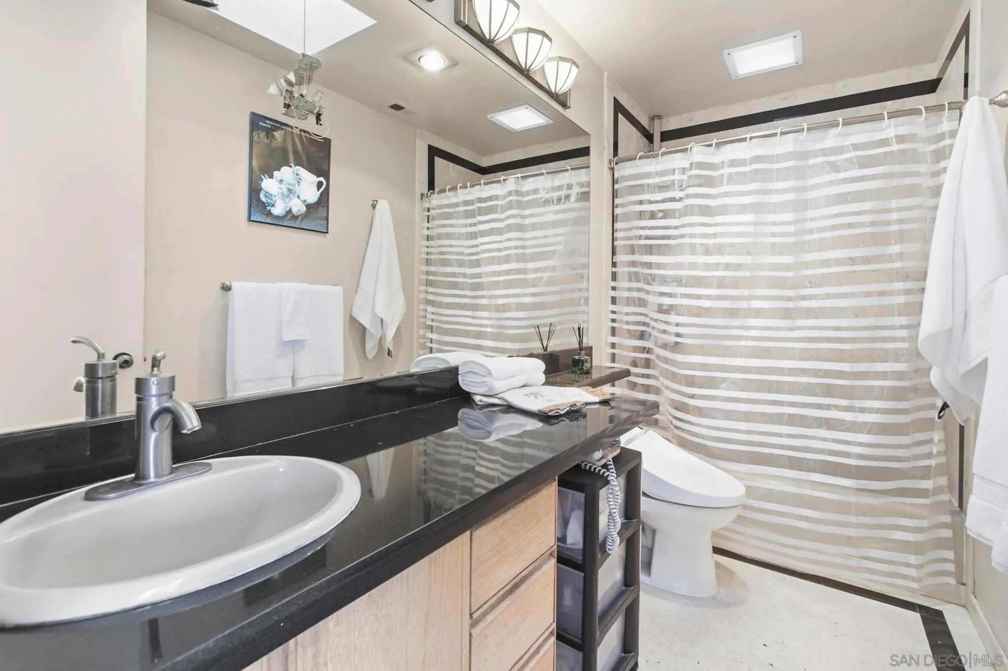https://cdn.realtyfeed.com/cdn/127/260022315/e2a9a2e5dc34992cb3277857b84744a7.webp