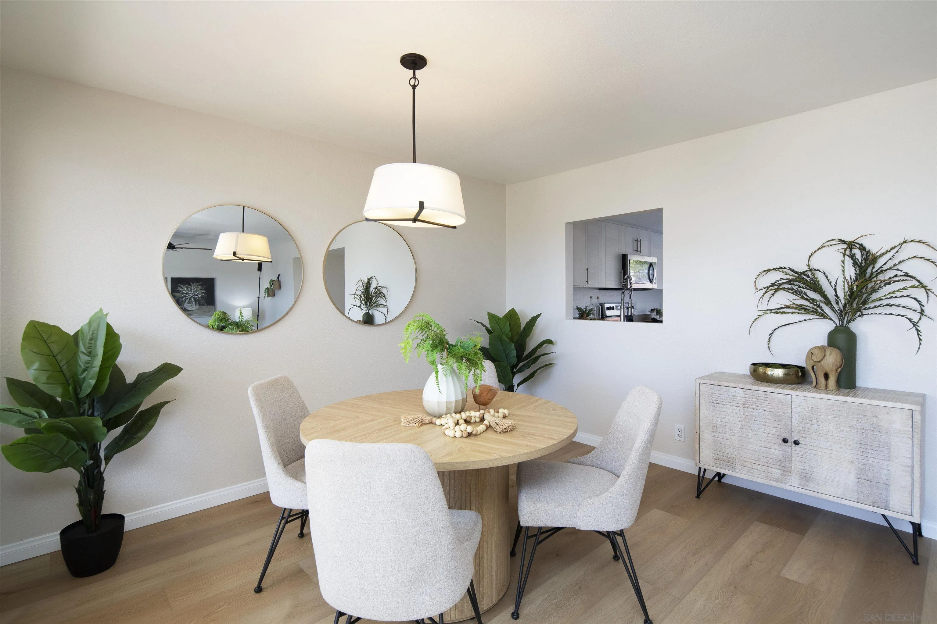 https://cdn.realtyfeed.com/cdn/127/260022319/c392eda5b21da98bcbce87c26f44044b.webp