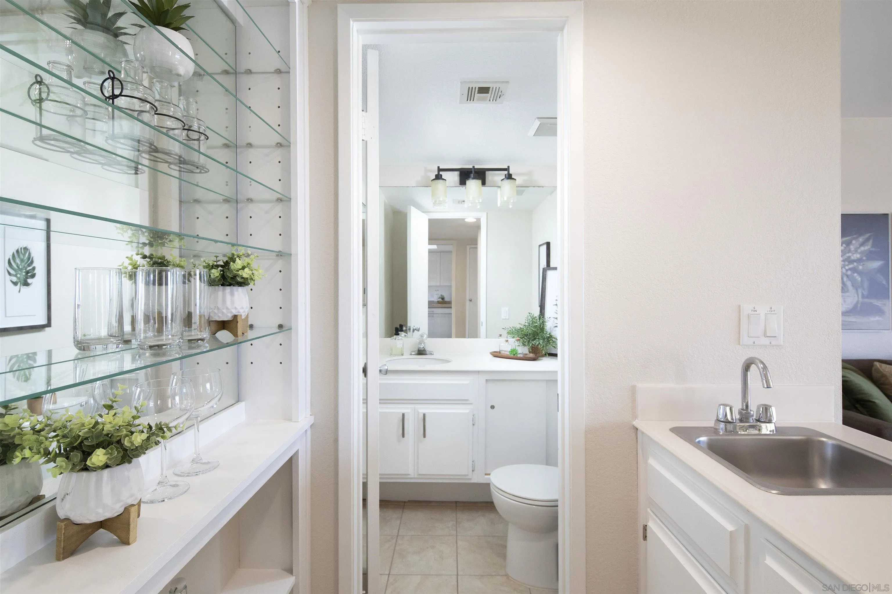 https://cdn.realtyfeed.com/cdn/127/260022319/c8ef40d7172900e7d02e0ea92b3d9eee.webp