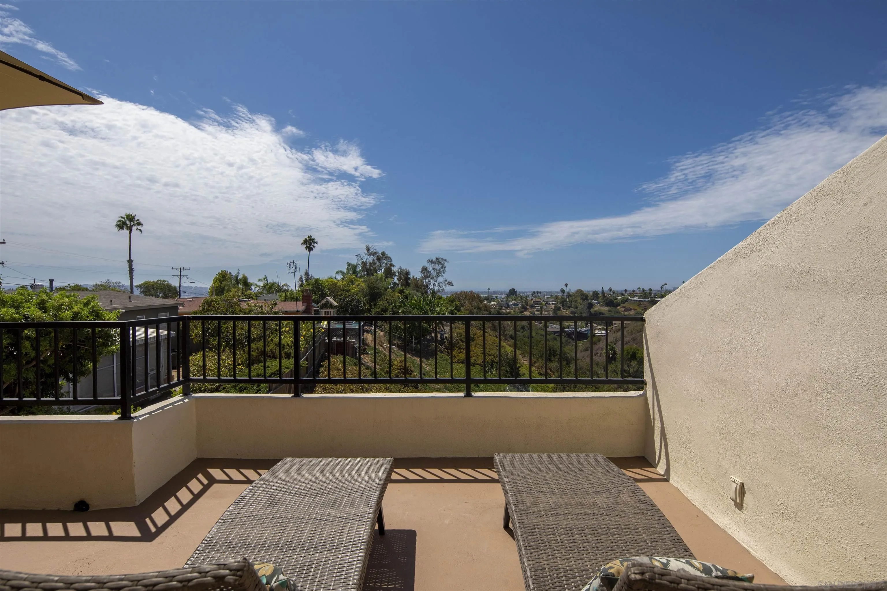 https://cdn.realtyfeed.com/cdn/127/260022319/e62f697ff447eeba1172cec9517e6811.webp
