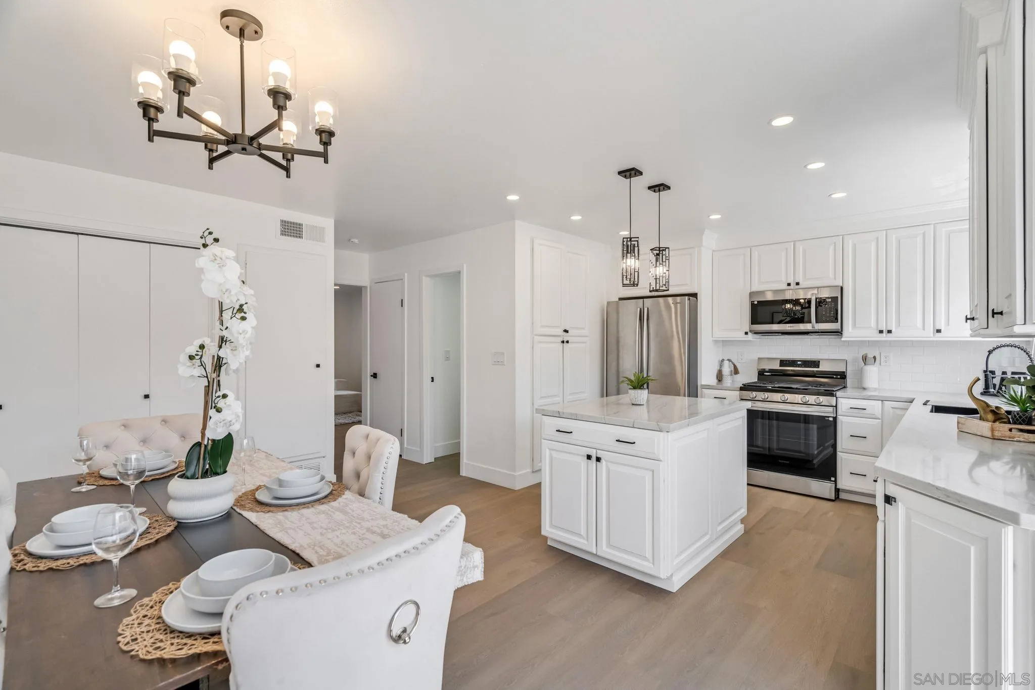 https://cdn.realtyfeed.com/cdn/127/260022325/63a28c1f42516cef793d3d7279a73e31.webp