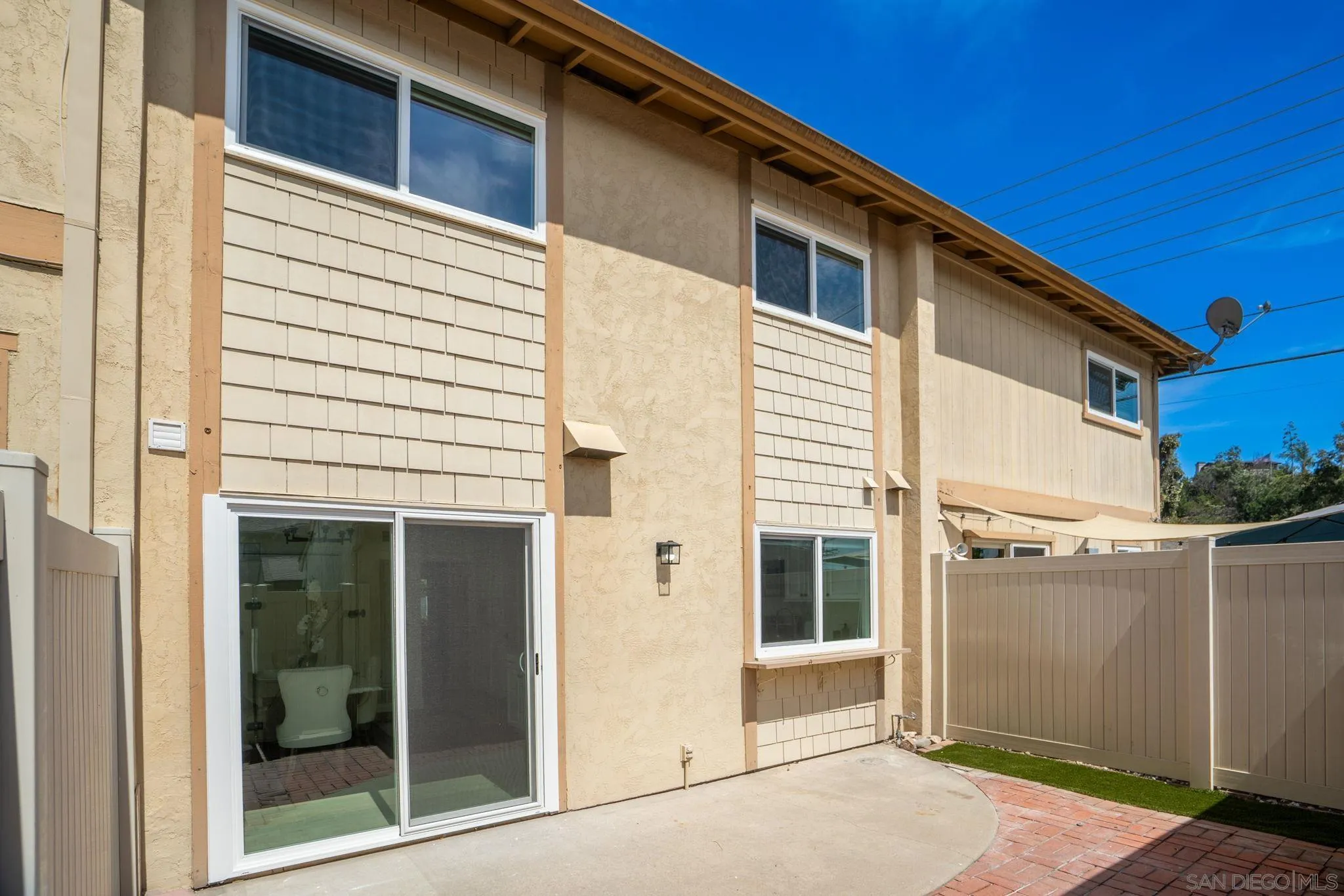 https://cdn.realtyfeed.com/cdn/127/260022325/f8f3bfeef3156aad38a5b49980632c87.webp