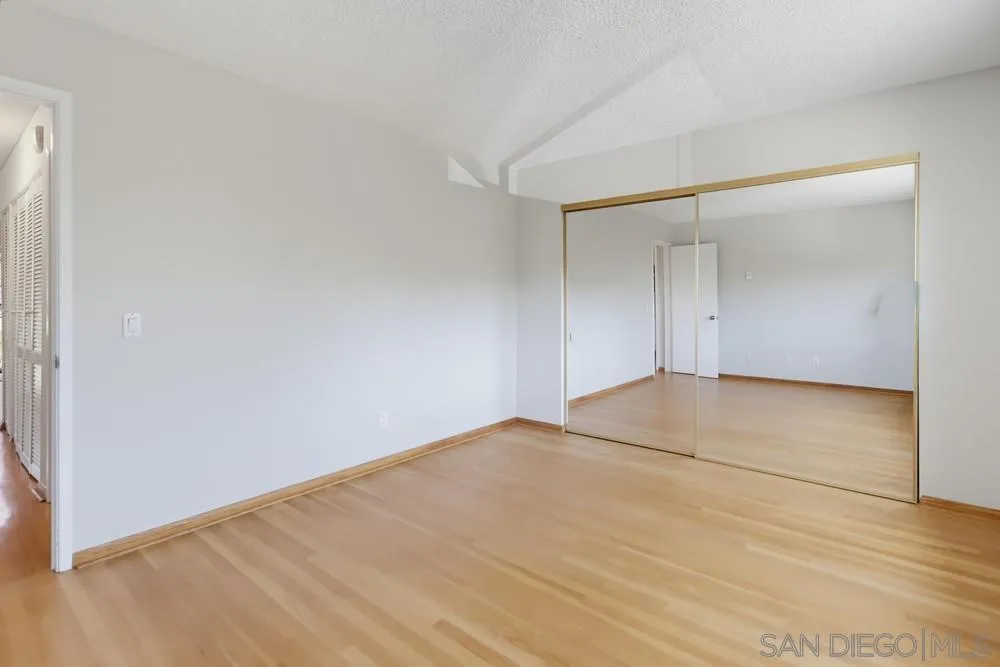 https://cdn.realtyfeed.com/cdn/127/260022327/169d1cc869c77d59be05bd5c683b7068.webp