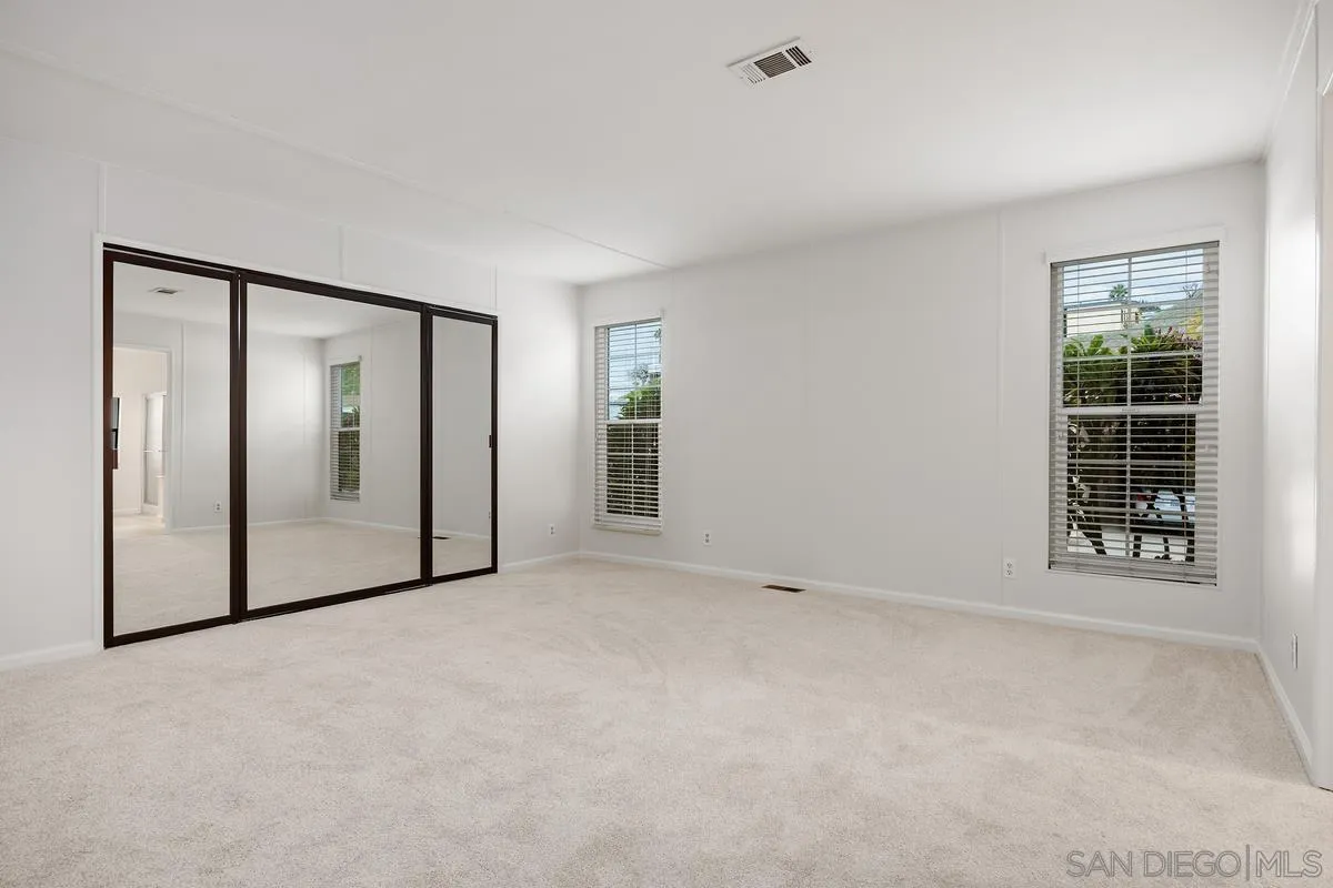 https://cdn.realtyfeed.com/cdn/127/260022331/9aeaf7a2c1b5453b4a55d660252306d7.webp