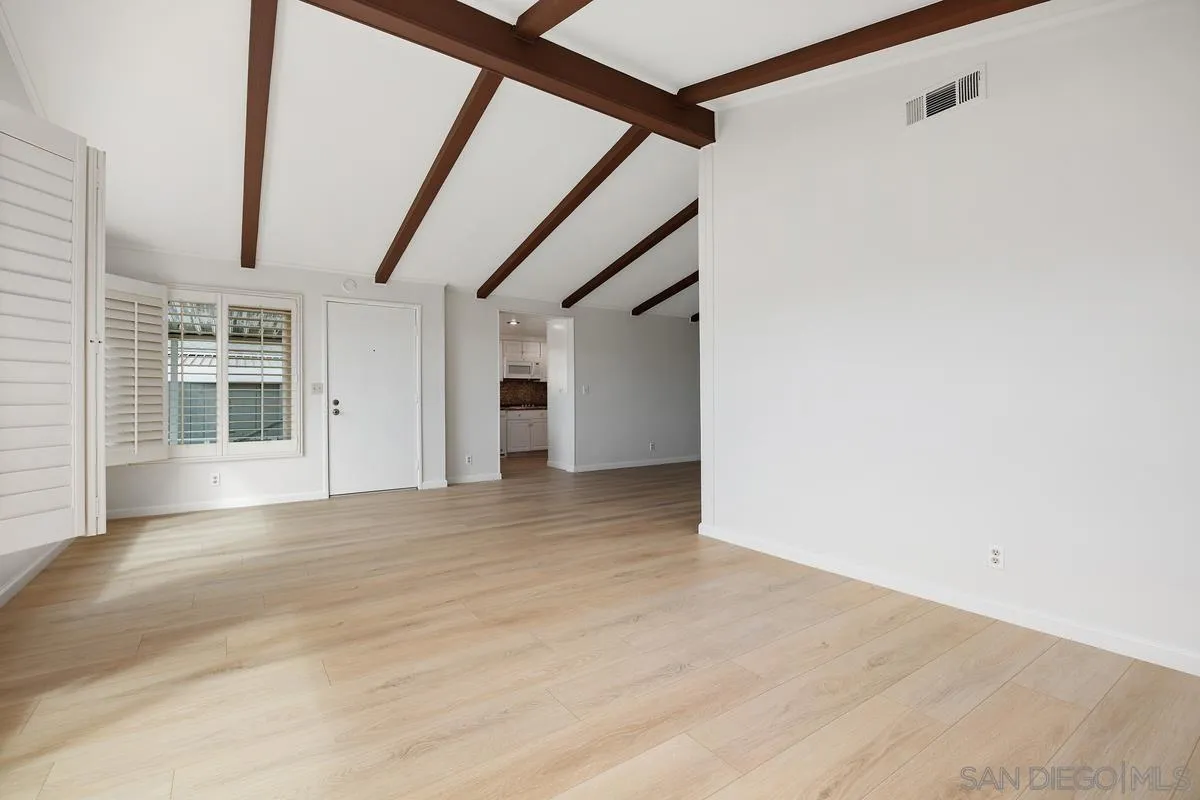 https://cdn.realtyfeed.com/cdn/127/260022331/b6d27821422e2b5858adc70e72602485.webp