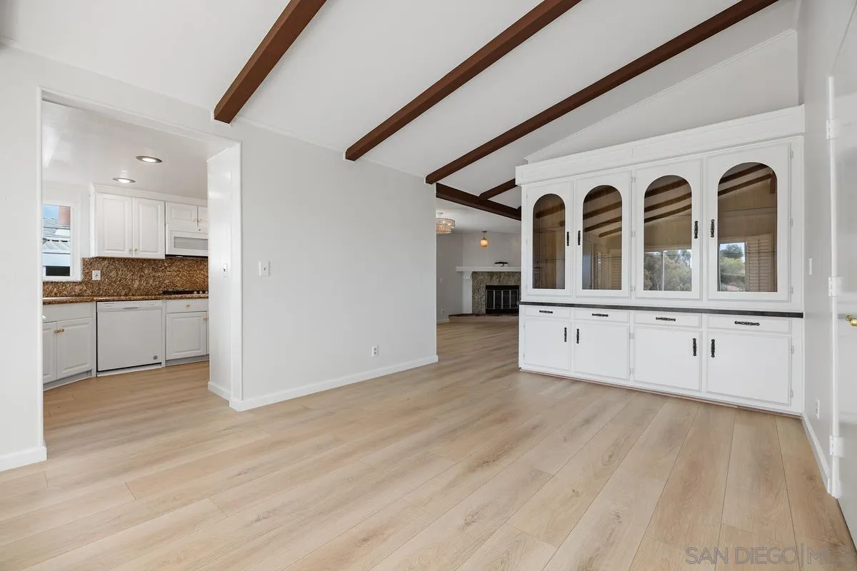 https://cdn.realtyfeed.com/cdn/127/260022331/eace44db23a42a9e623af93982c1f75c.webp
