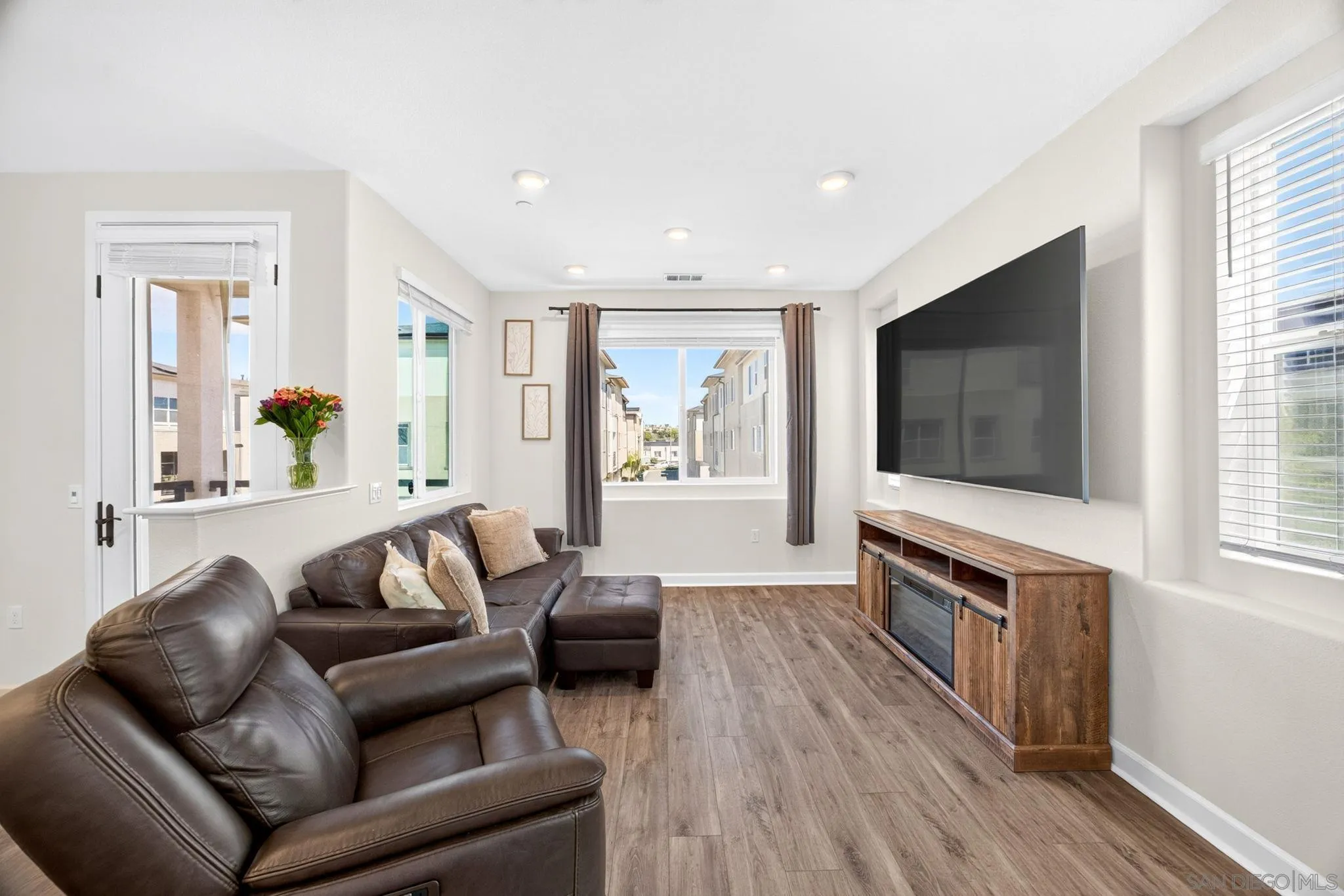 804 Makani St Unit 2, Chula Vista, CA 91911 - Photo 3 of 37, Chula Vista, CA