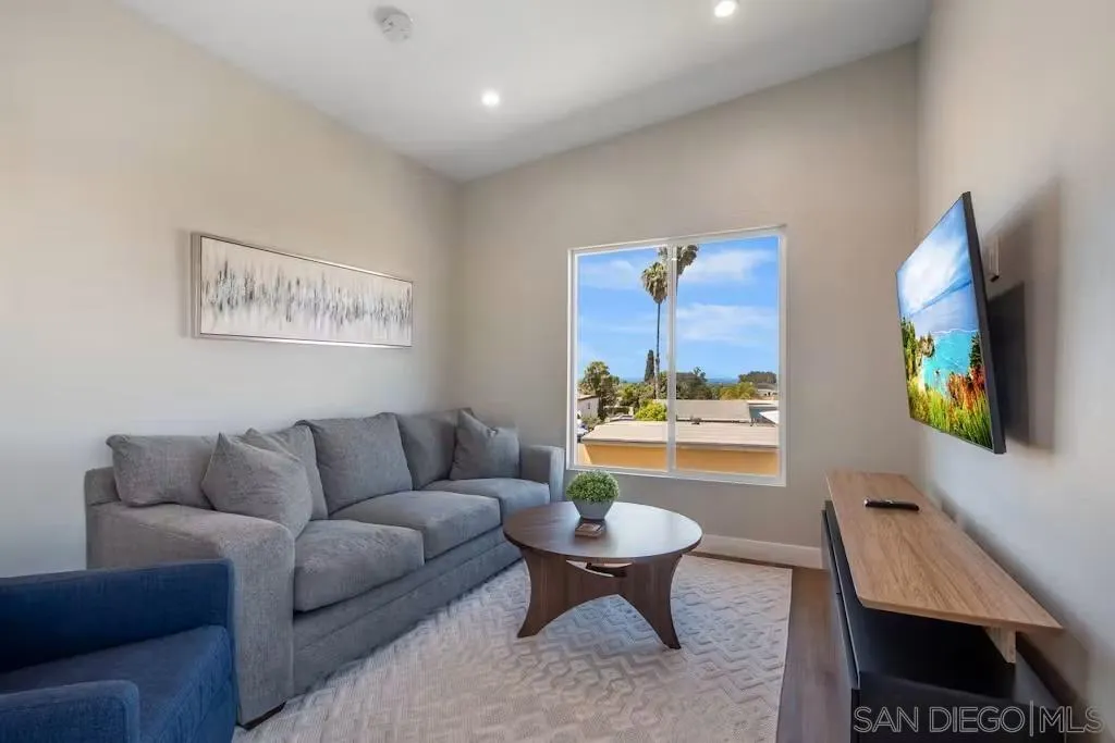 4727 Iroquois Ave, San Diego, CA 92117 - Main photo, San Diego, CA