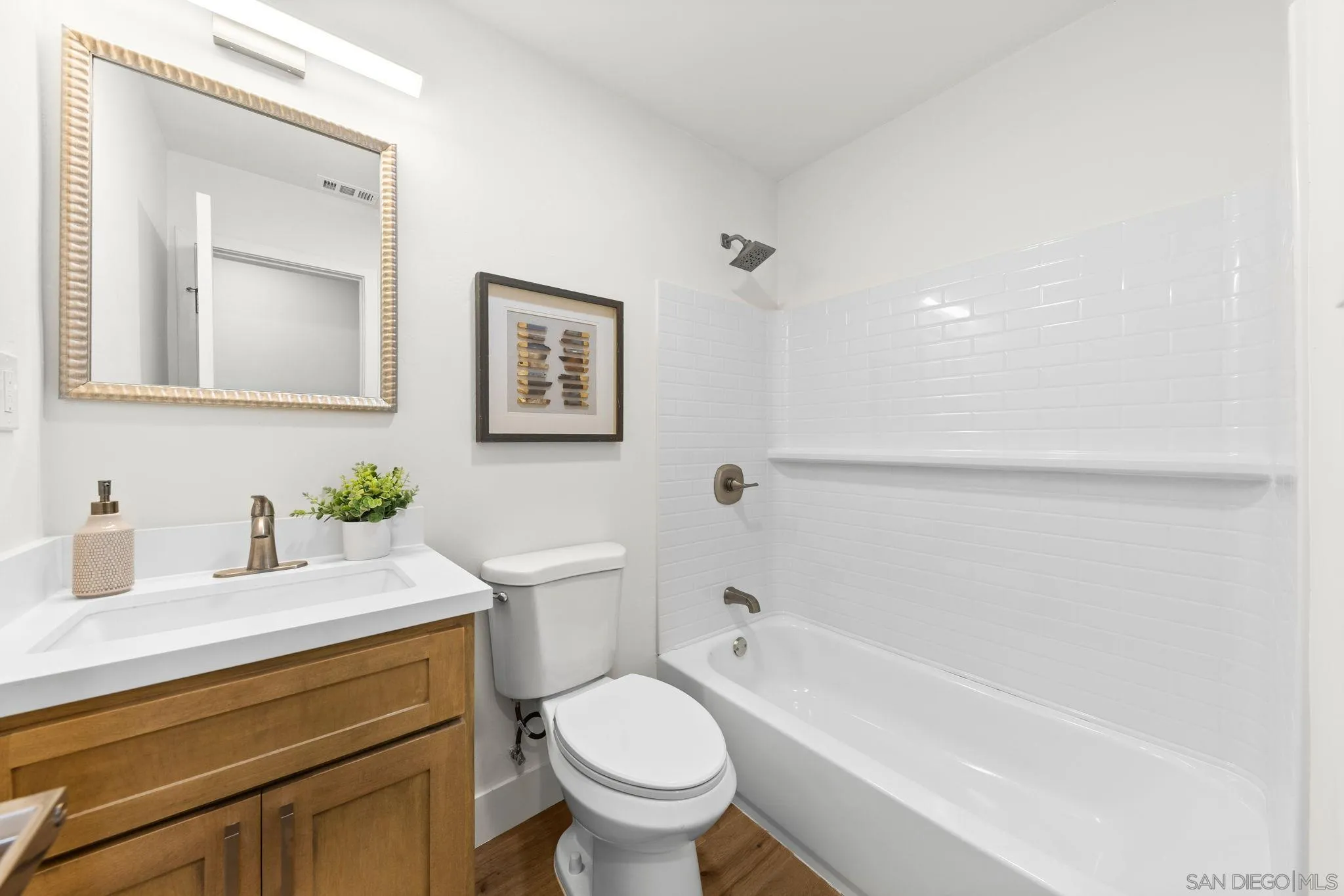 https://cdn.realtyfeed.com/cdn/127/260022339/1c9925c0d2ef1b302c776364698f523d.webp