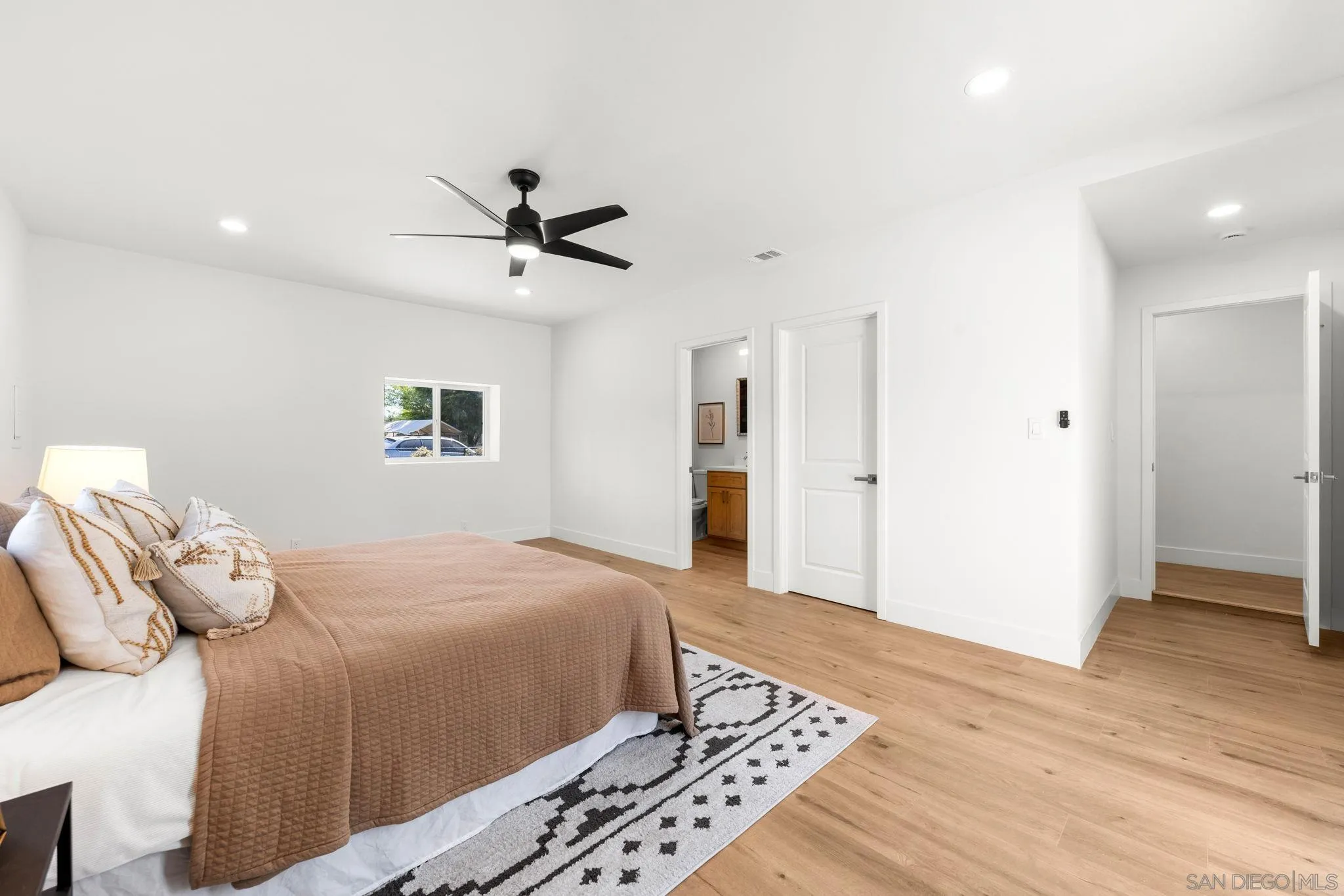 https://cdn.realtyfeed.com/cdn/127/260022339/6e6a3000c752512658175bb66016c4b7.webp