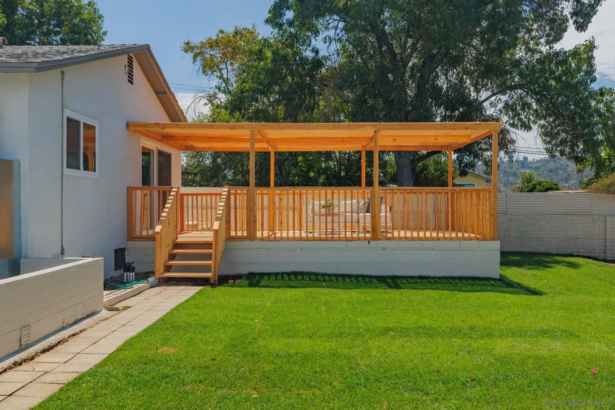 https://cdn.realtyfeed.com/cdn/127/260022339/9ff7e8d8e1896fd237578d9478a7a58a.webp