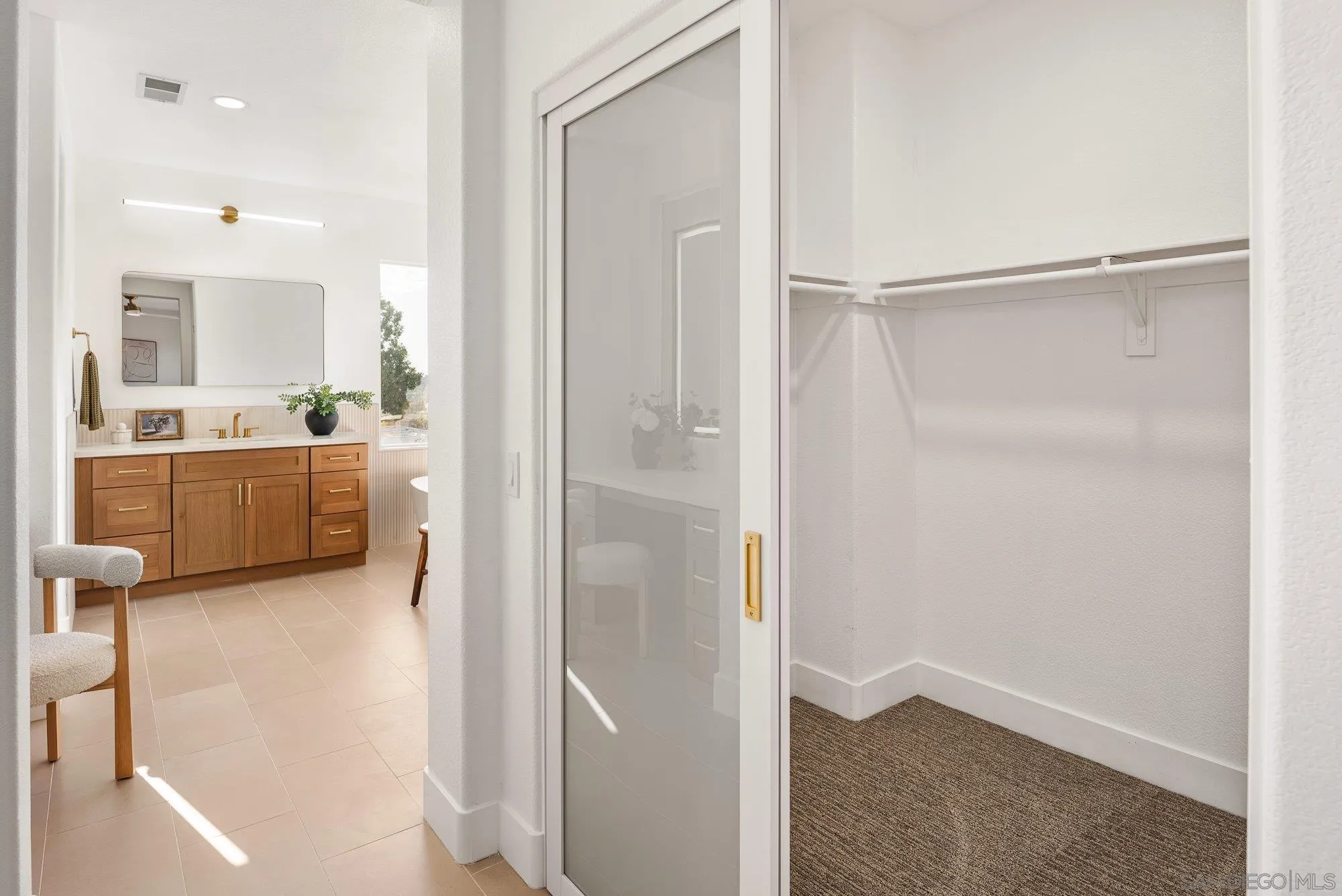 https://cdn.realtyfeed.com/cdn/127/260022340/209a18dbde4ac4aafdf9cff095c08ac4.webp