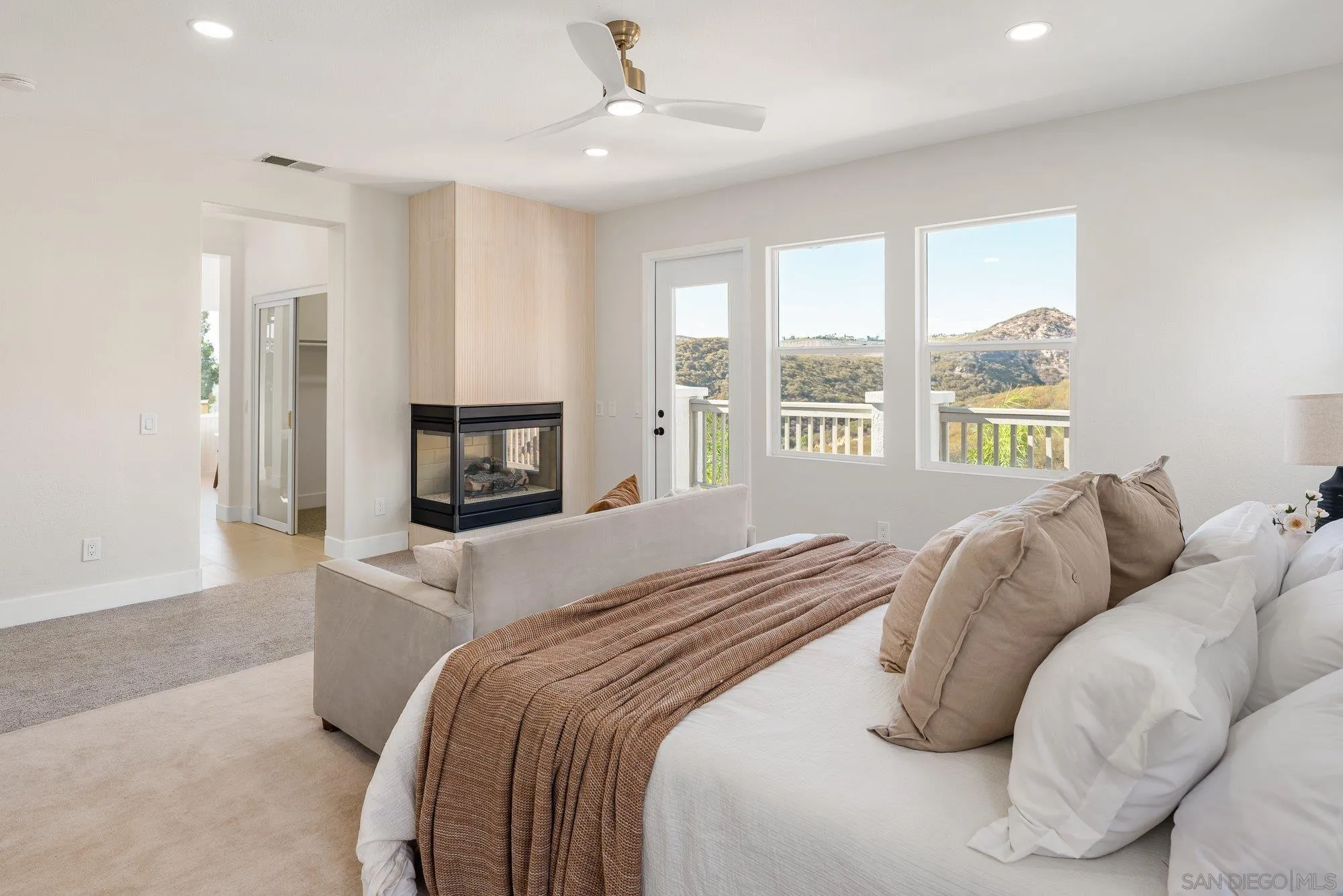https://cdn.realtyfeed.com/cdn/127/260022340/72863cd69515901ae66b69684bcec854.webp