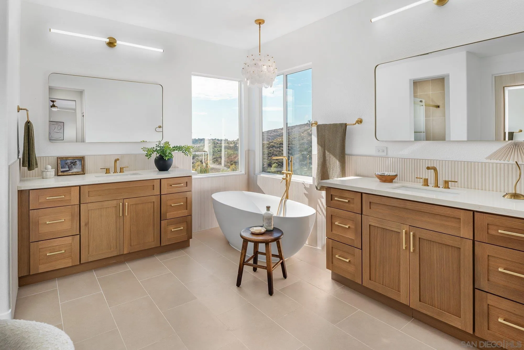 https://cdn.realtyfeed.com/cdn/127/260022340/c75f920ec70f18f4f63fc9aedbf0d836.webp