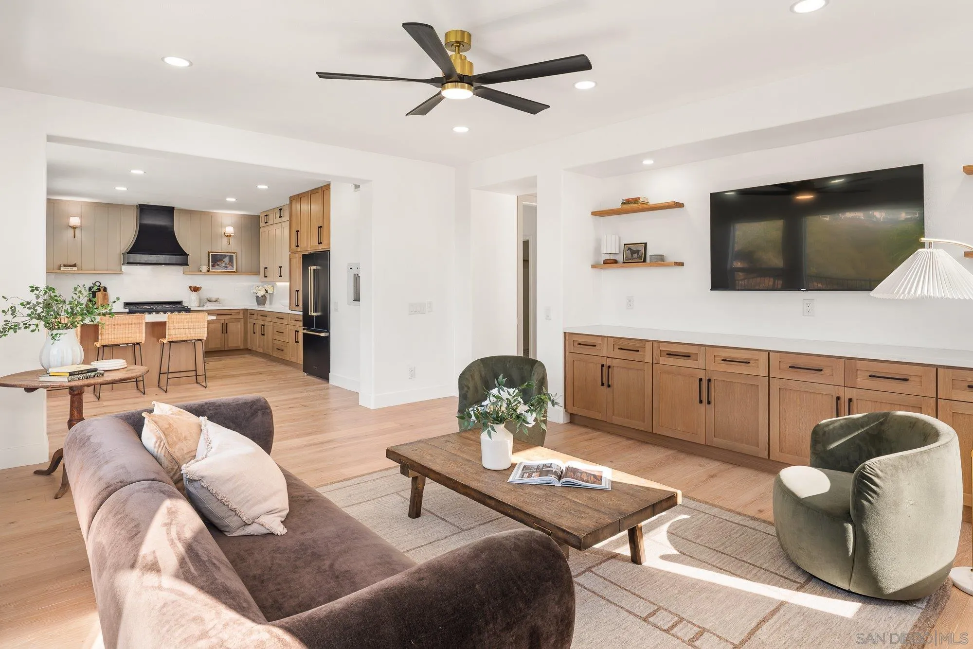 https://cdn.realtyfeed.com/cdn/127/260022340/e93f5c18a8fd9bc8c013afacbfa62cf4.webp