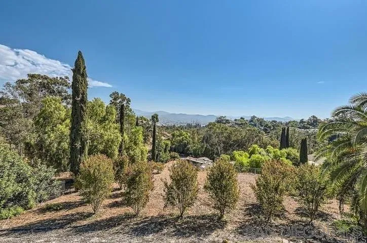 https://cdn.realtyfeed.com/cdn/127/260022341/b151940b23fc8e3da955f3a5460c75f7.webp