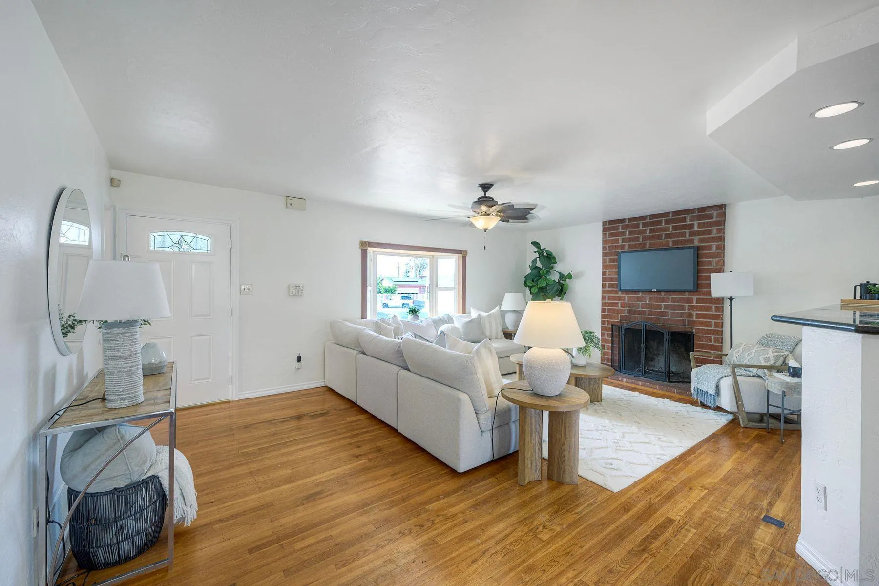 587 Wayne, El Cajon, CA 92021 - Photo 4 of 32, El Cajon, CA