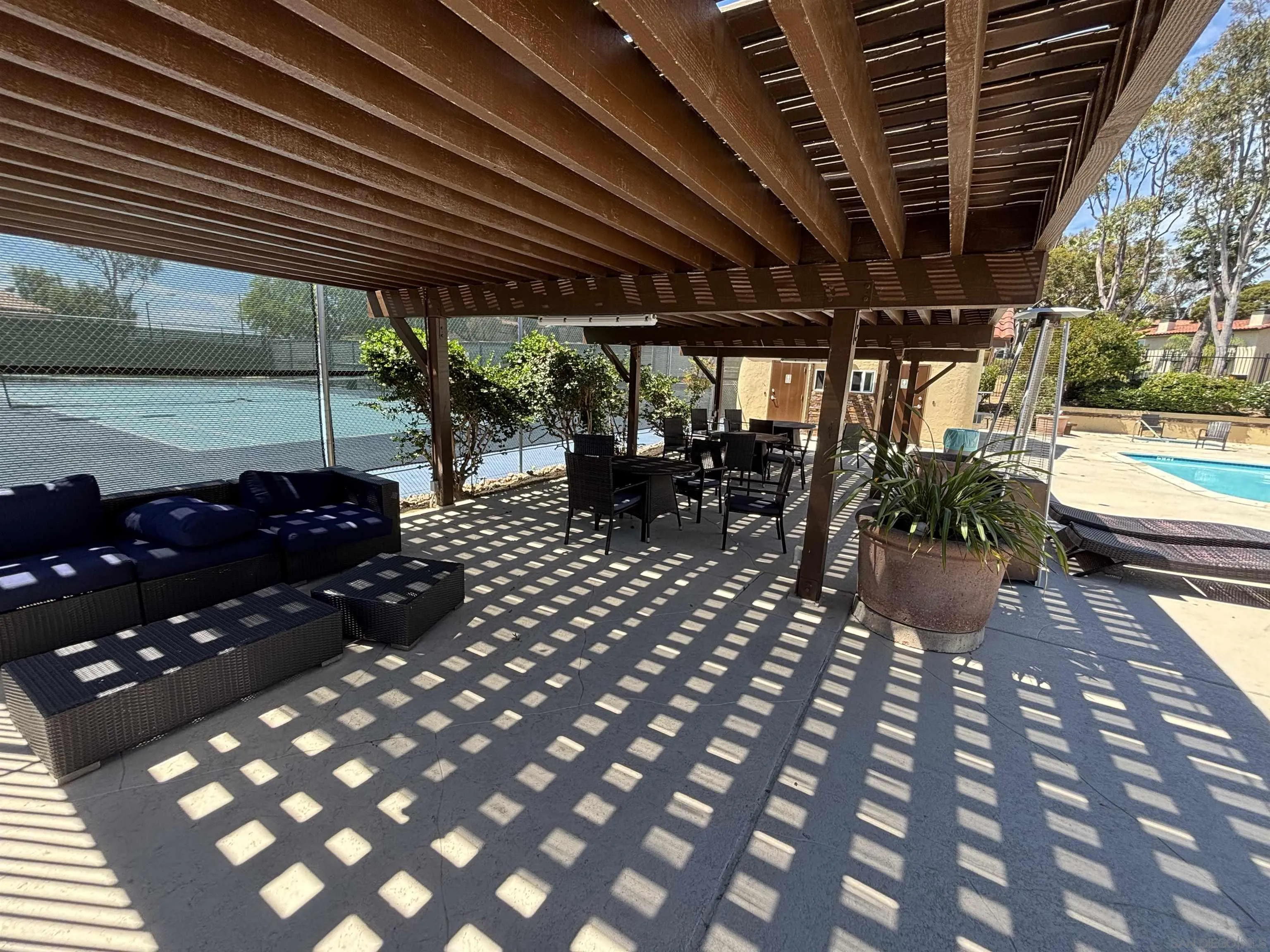 https://cdn.realtyfeed.com/cdn/127/260022346/cf2e0f9c0cd73c898bfd45b7cd053252.webp
