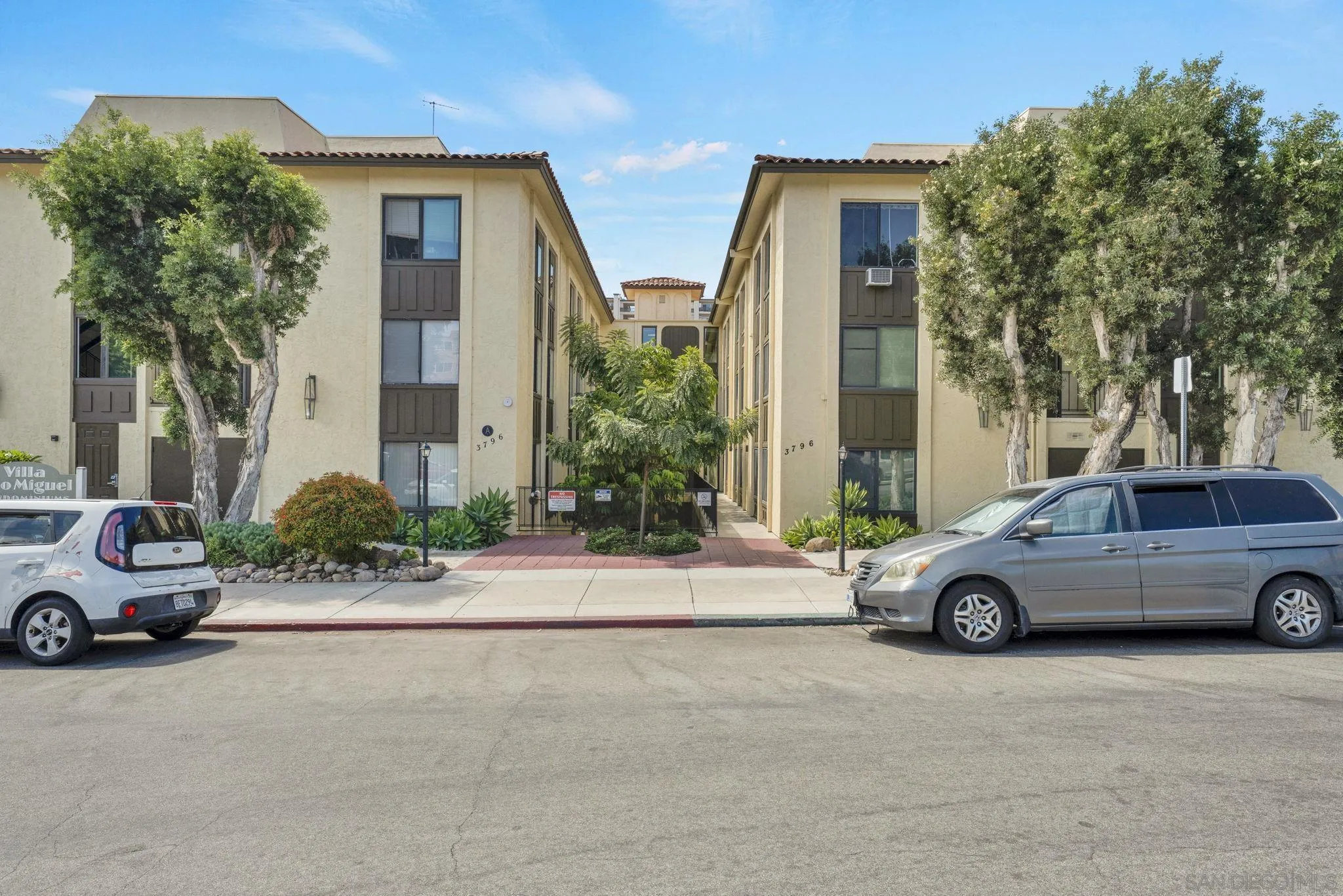 https://cdn.realtyfeed.com/cdn/127/260022347/acdaf8b8cfe0779a569a68667f47e7df.webp