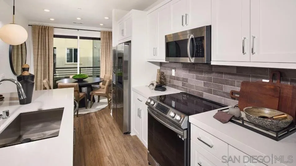882 Obediah Loop Unit 8, Chula Vista, CA 91911 - Photo 2 of 14, Chula Vista, CA