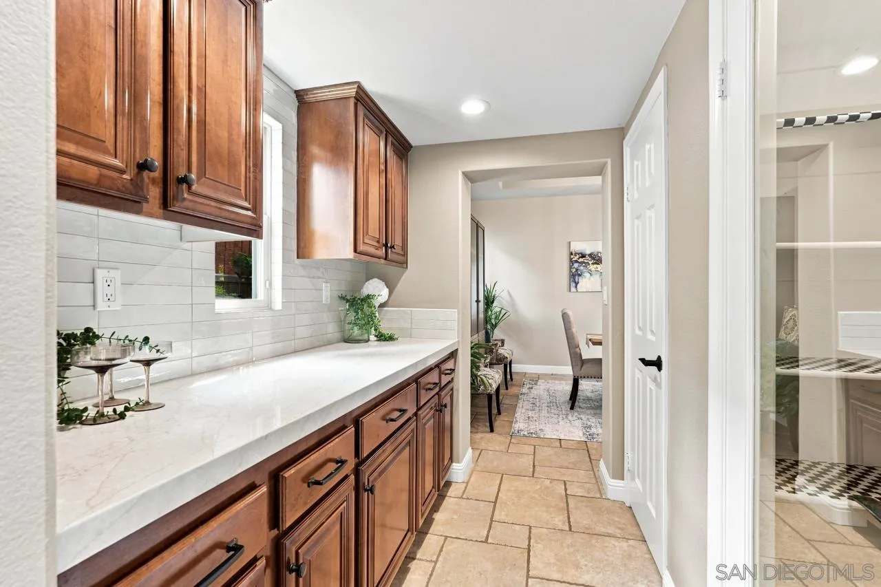https://cdn.realtyfeed.com/cdn/127/260022353/5ce32ee518107762f55d7a5c25d406af.webp