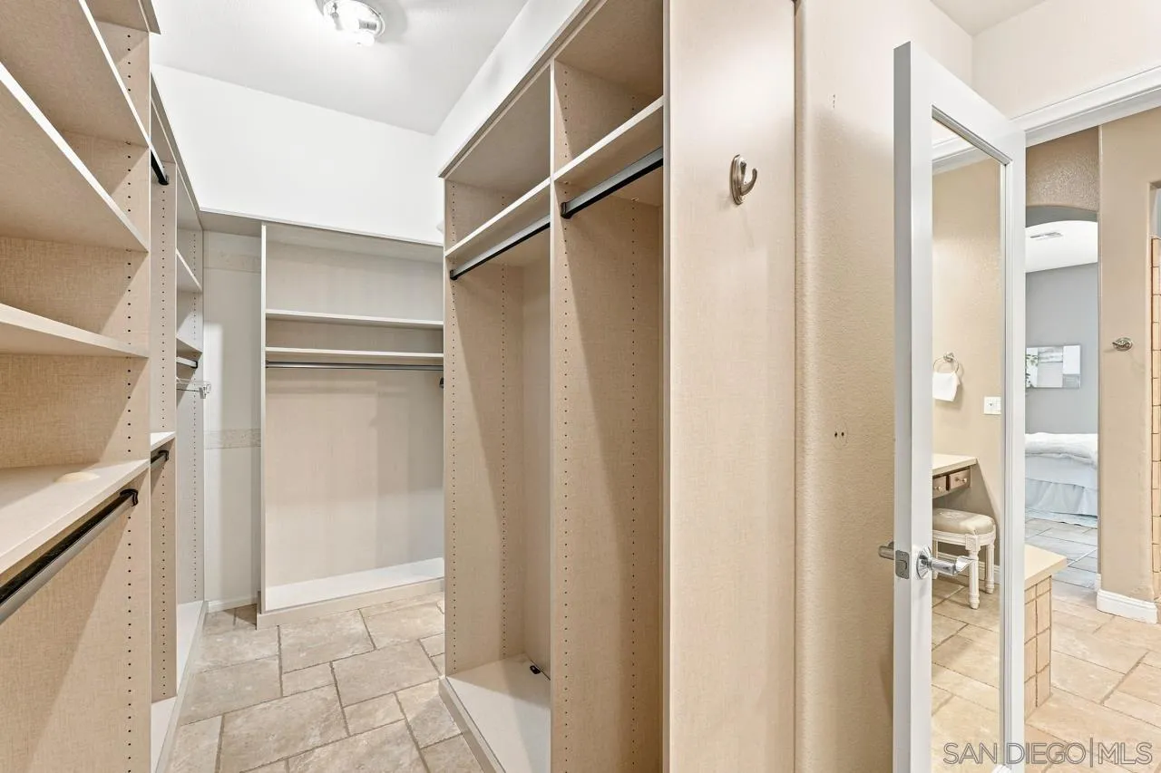 https://cdn.realtyfeed.com/cdn/127/260022353/a88b19e83a5d4b9bfa1573e5e755a998.webp