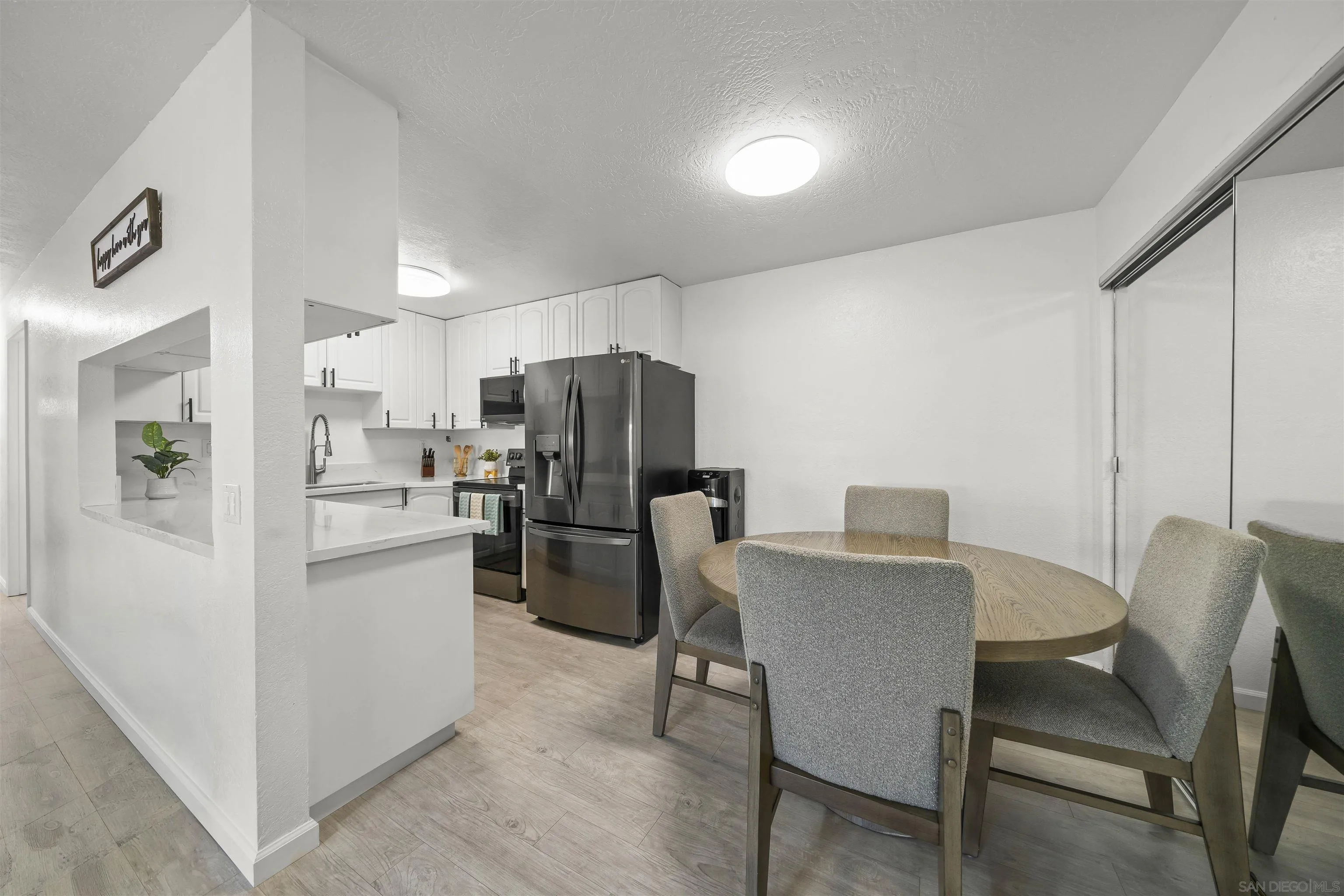 https://cdn.realtyfeed.com/cdn/127/260022356/a2de521be9aa28dbad2f881dac4173b3.webp