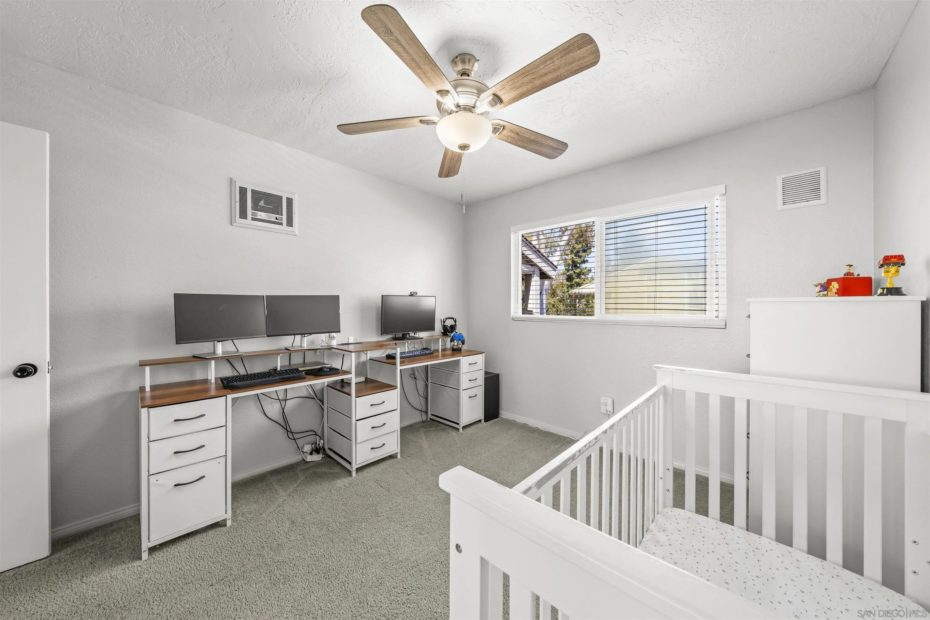 https://cdn.realtyfeed.com/cdn/127/260022356/a76ef9ee1595b257aeba5661fb5e02ee.webp