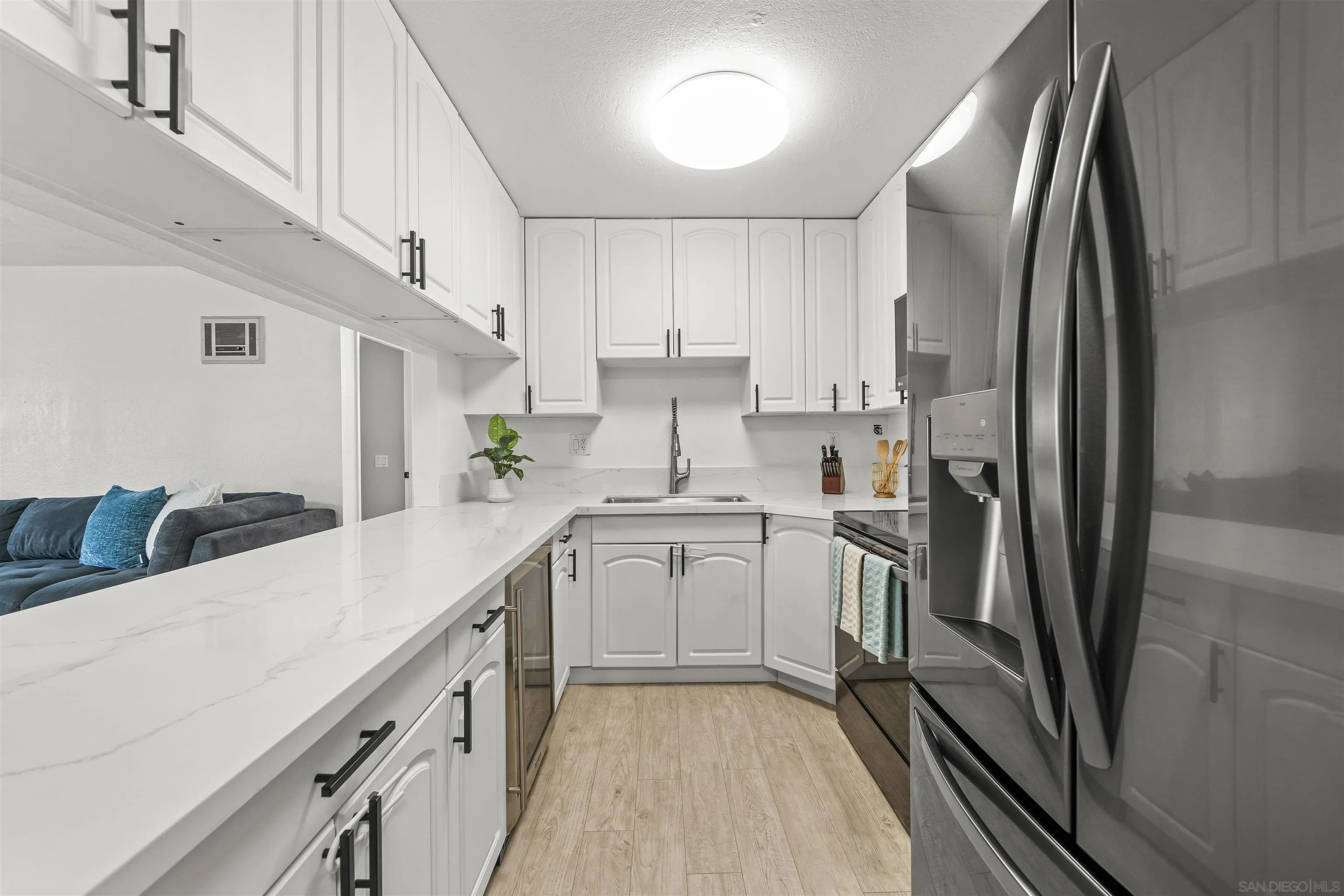 https://cdn.realtyfeed.com/cdn/127/260022356/e9e754b81e125e748883d735ab95b796.webp
