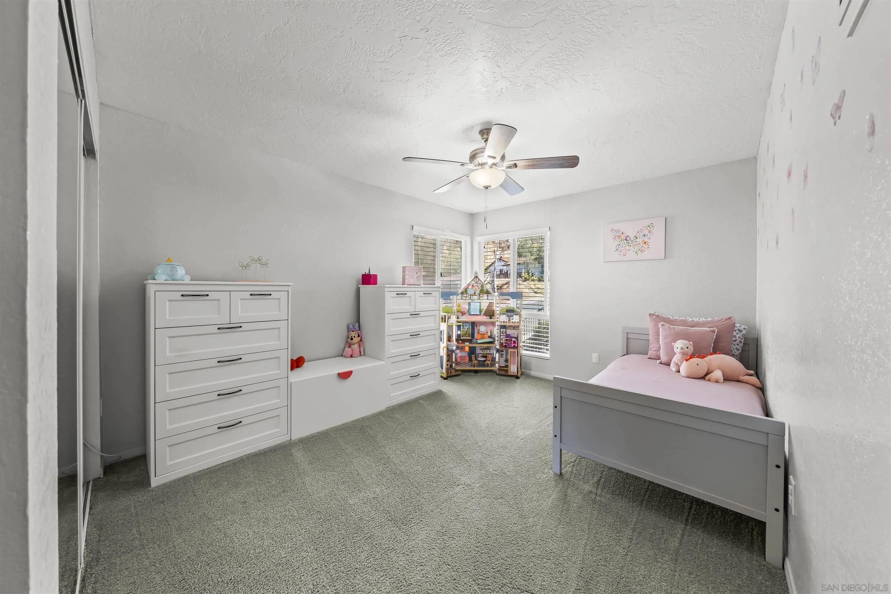 https://cdn.realtyfeed.com/cdn/127/260022356/fd214911079a0ad60ec81b914c9bb97a.webp