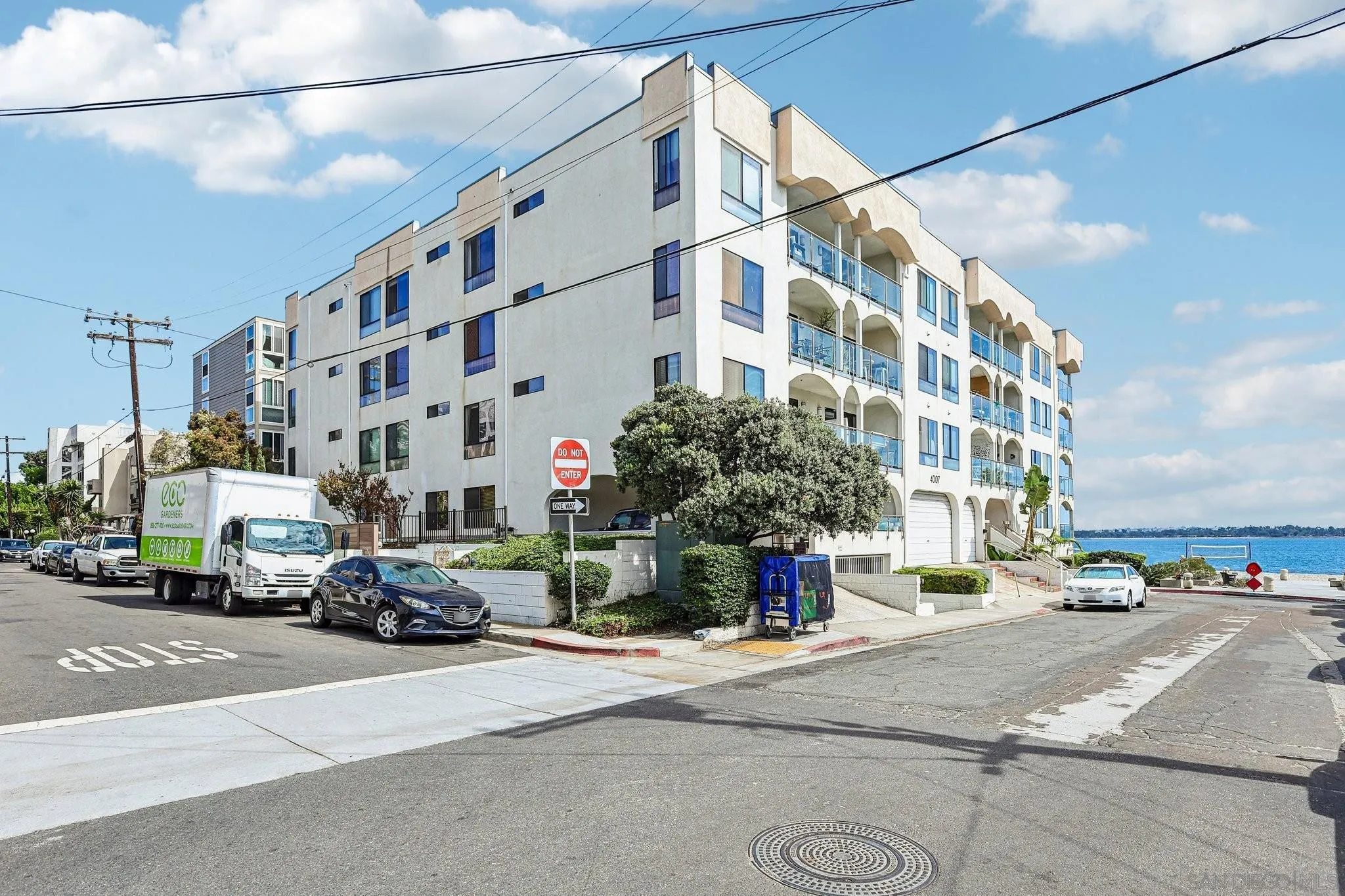https://cdn.realtyfeed.com/cdn/127/260022358/17a1436ef177f235b07e0a6d32d111d2.webp