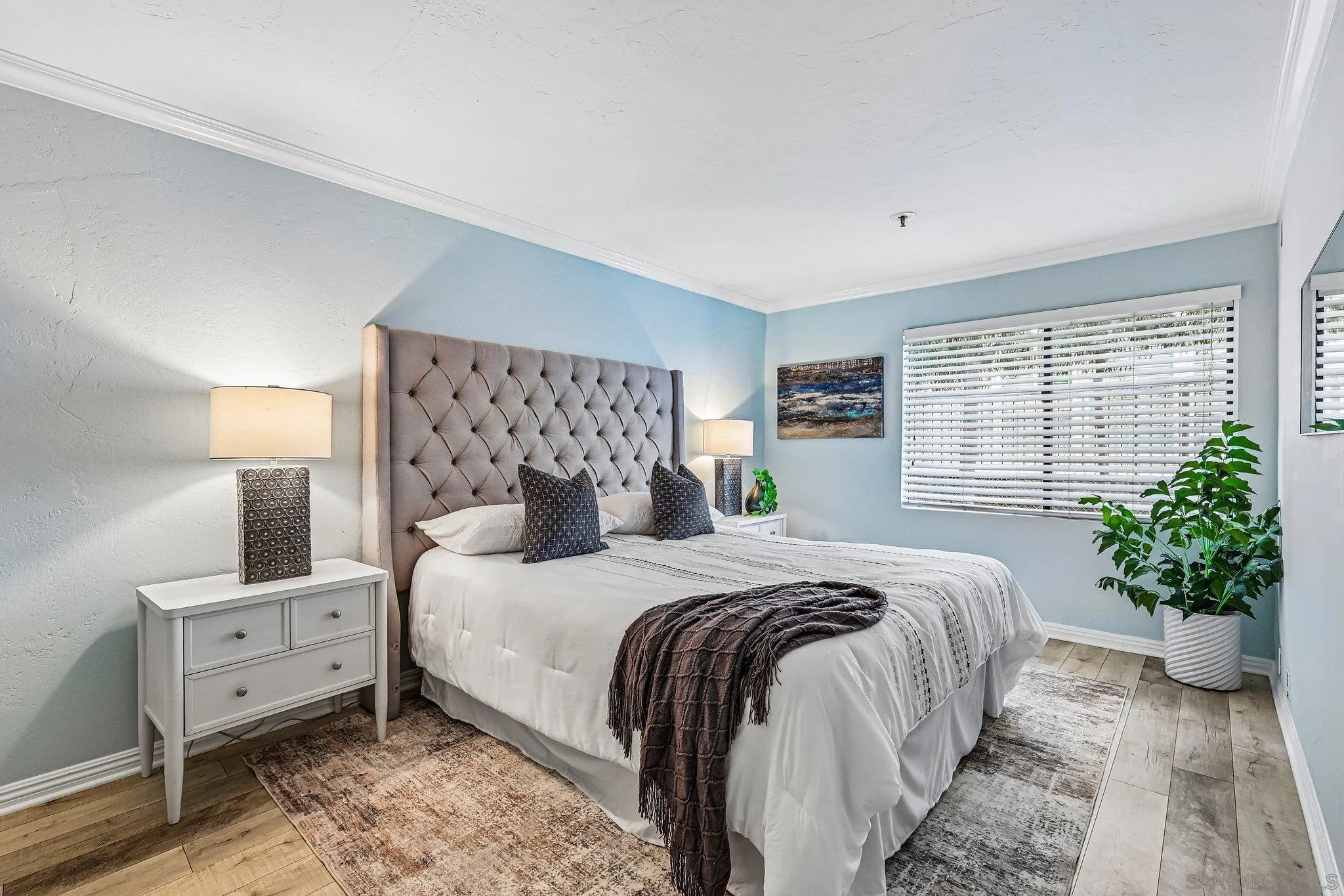 https://cdn.realtyfeed.com/cdn/127/260022358/31a66b96f9f762f9c5487ffdc227623f.webp