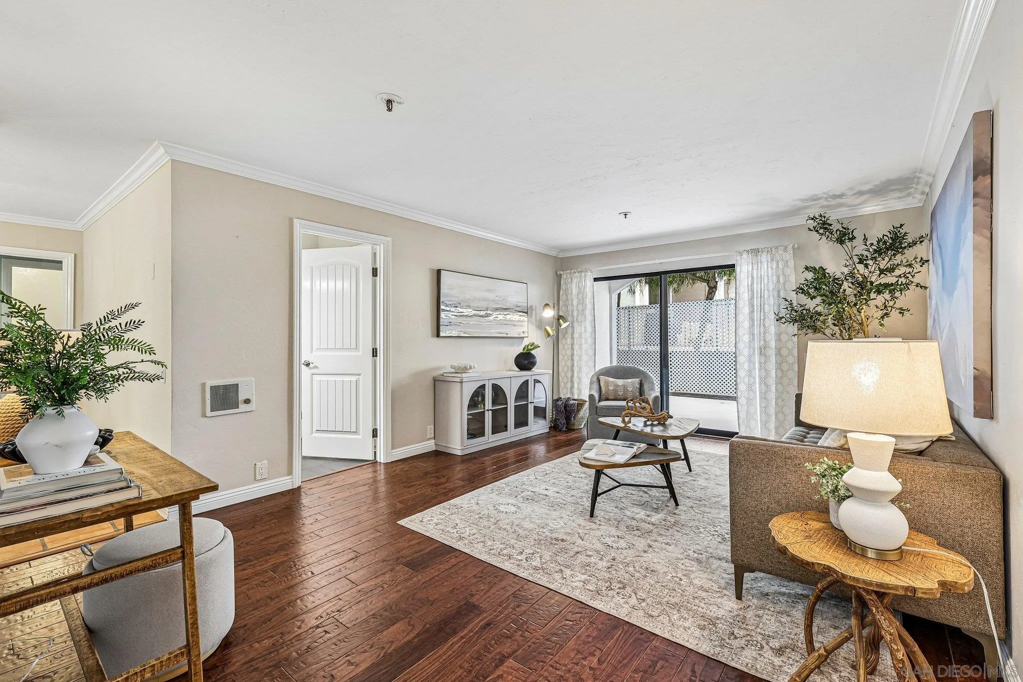 https://cdn.realtyfeed.com/cdn/127/260022358/56358099c2bdb38918902496f608c9f9.webp