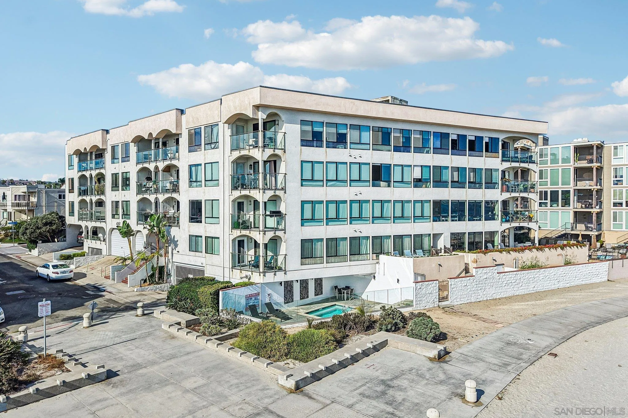 https://cdn.realtyfeed.com/cdn/127/260022358/66dec16d8e876d4d72417b37f869554f.webp