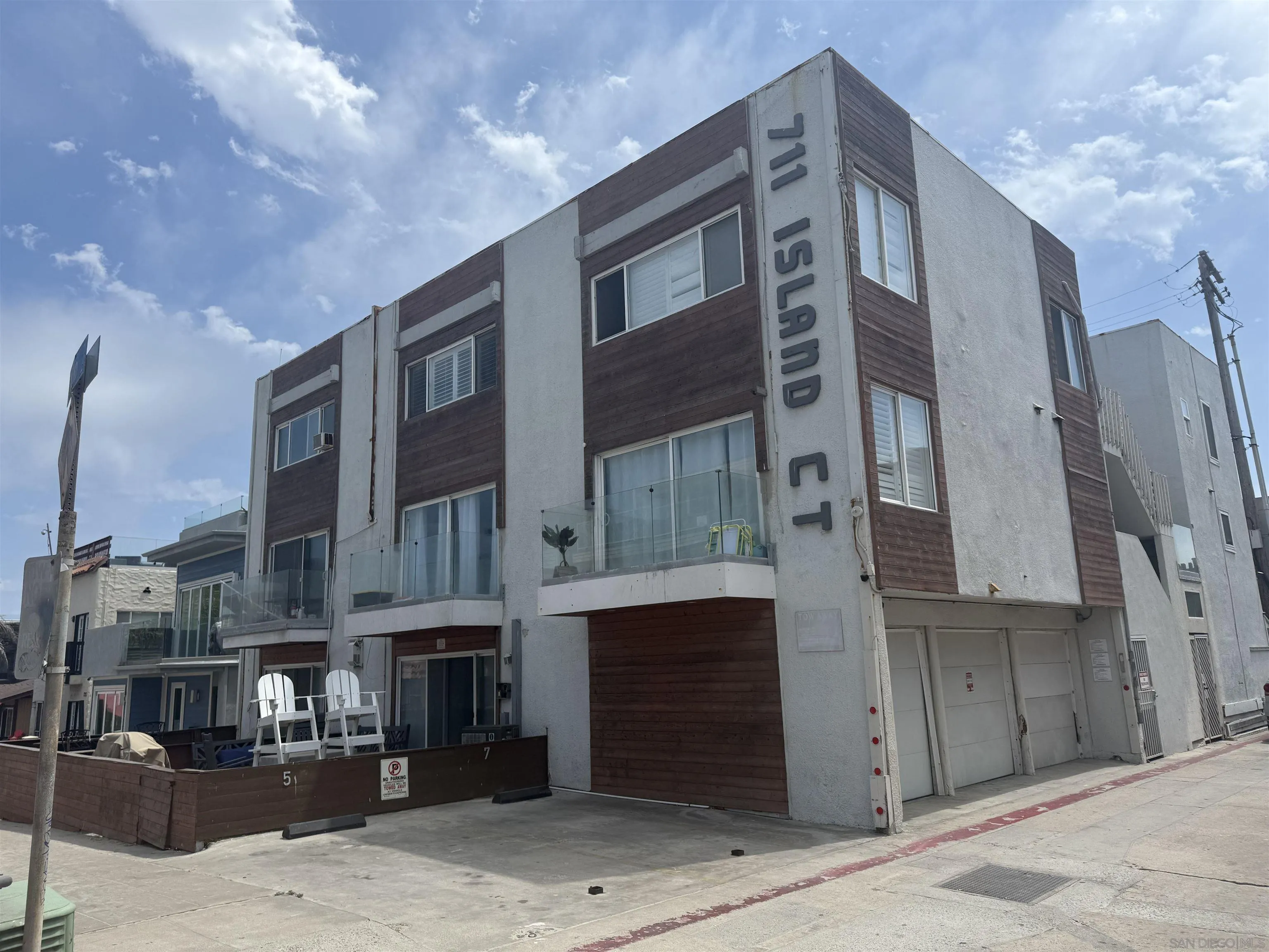 711 Island Ct. Unit 1, Mission Beach, CA 92109 - Main photo, Mission Beach, CA