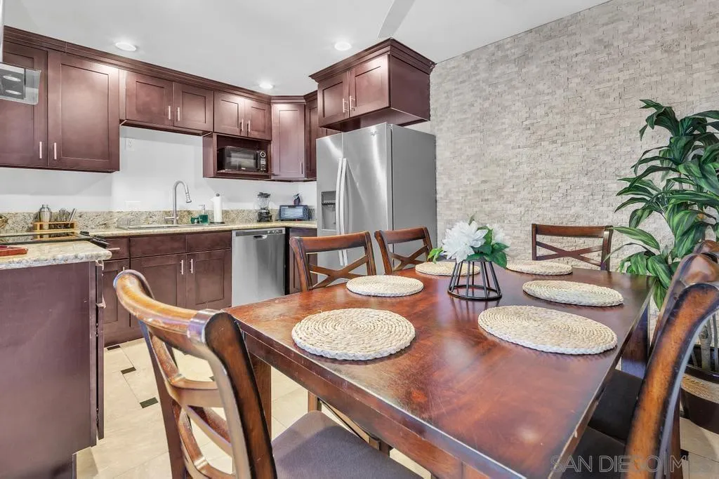 https://cdn.realtyfeed.com/cdn/127/260022361/a1f21a691b7782936eaaf8411e417d94.webp