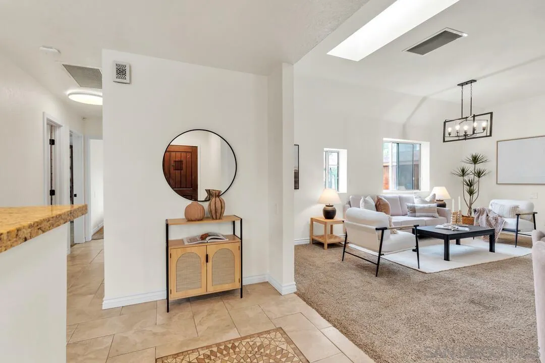 https://cdn.realtyfeed.com/cdn/127/260022365/00038d3edc5f7bdb4652b69b79bf1bab.webp
