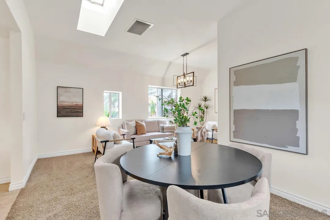 https://cdn.realtyfeed.com/cdn/127/260022365/8fc7141d58f4dae57c2c369902f49956.webp