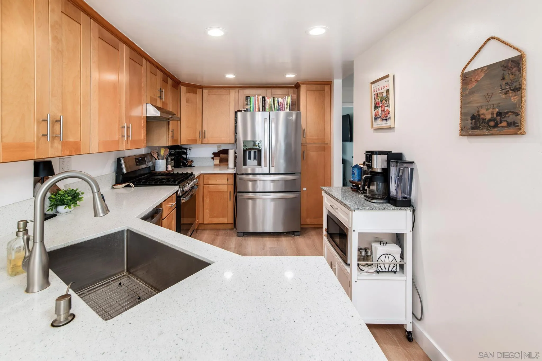 https://cdn.realtyfeed.com/cdn/127/260022367/007ae56df1ff9e1b466a7037df8e9d79.webp