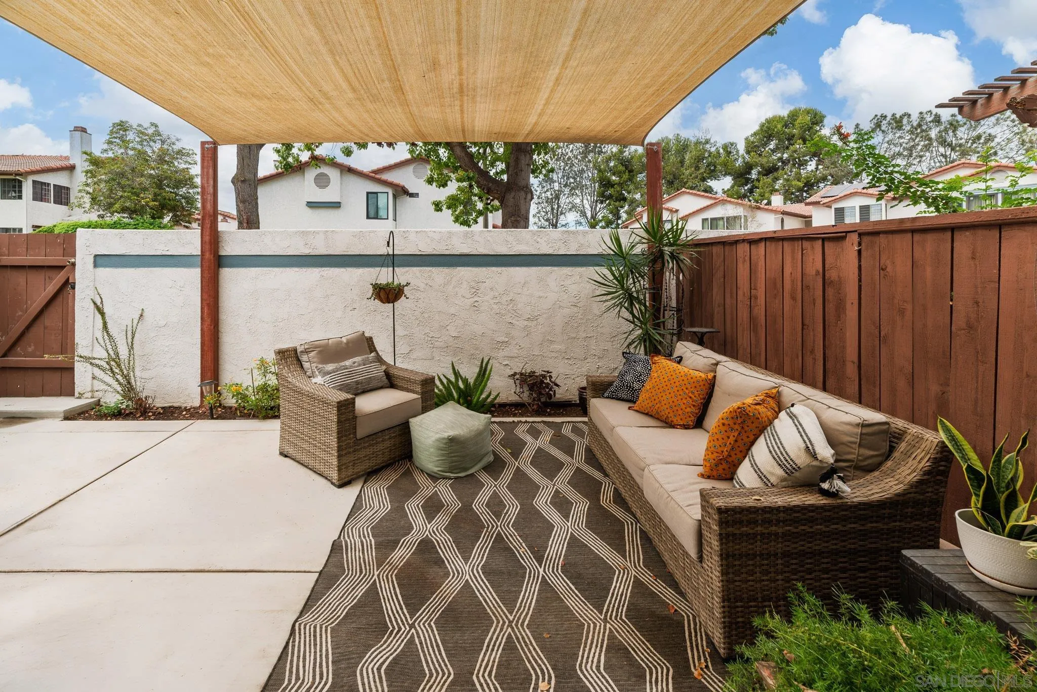 https://cdn.realtyfeed.com/cdn/127/260022367/407536c7b4e51f0e4f1d108d5bb11c03.webp