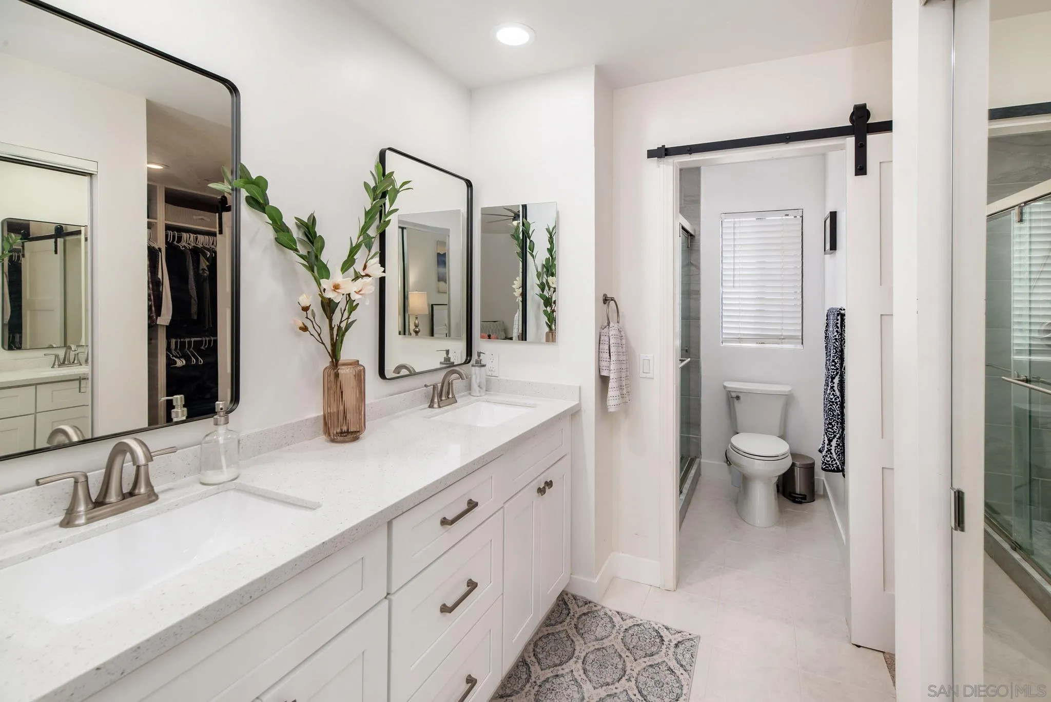 https://cdn.realtyfeed.com/cdn/127/260022367/64e8bd51c6530d48fcaab99265efc1c8.webp