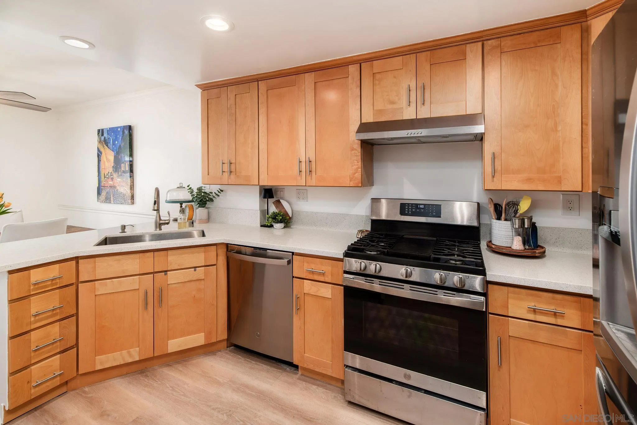 https://cdn.realtyfeed.com/cdn/127/260022367/83df4b1106cb54fea11141445db85a29.webp