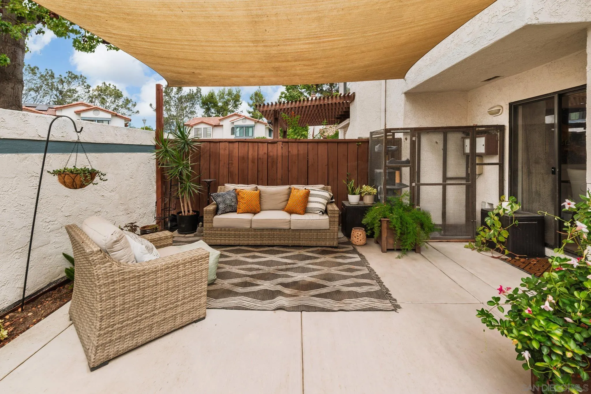 https://cdn.realtyfeed.com/cdn/127/260022367/95200198557eca63a4c25d870058d815.webp