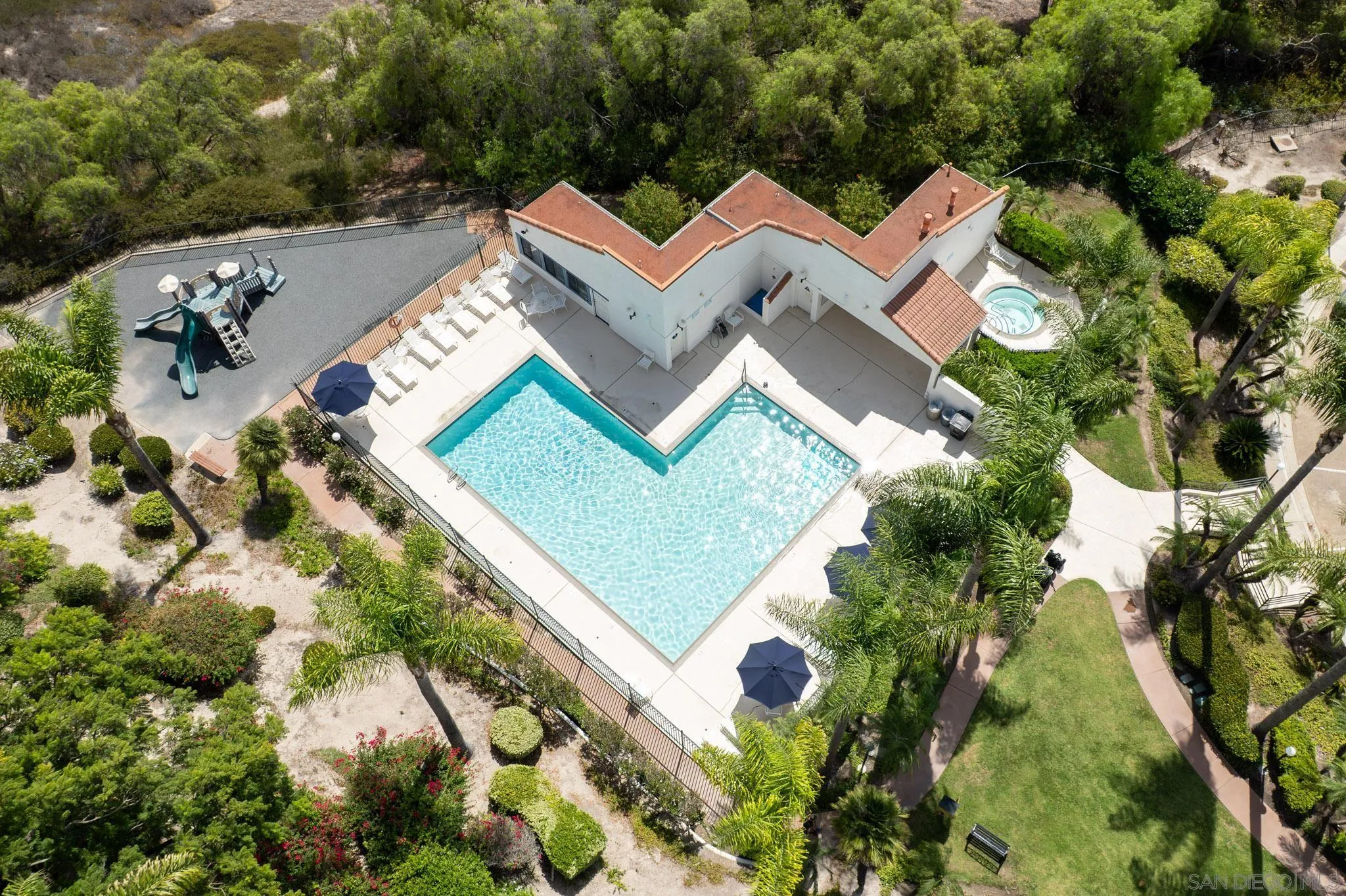 https://cdn.realtyfeed.com/cdn/127/260022367/e7c4eaa7d4509bf0a982d372b7ce0f59.webp