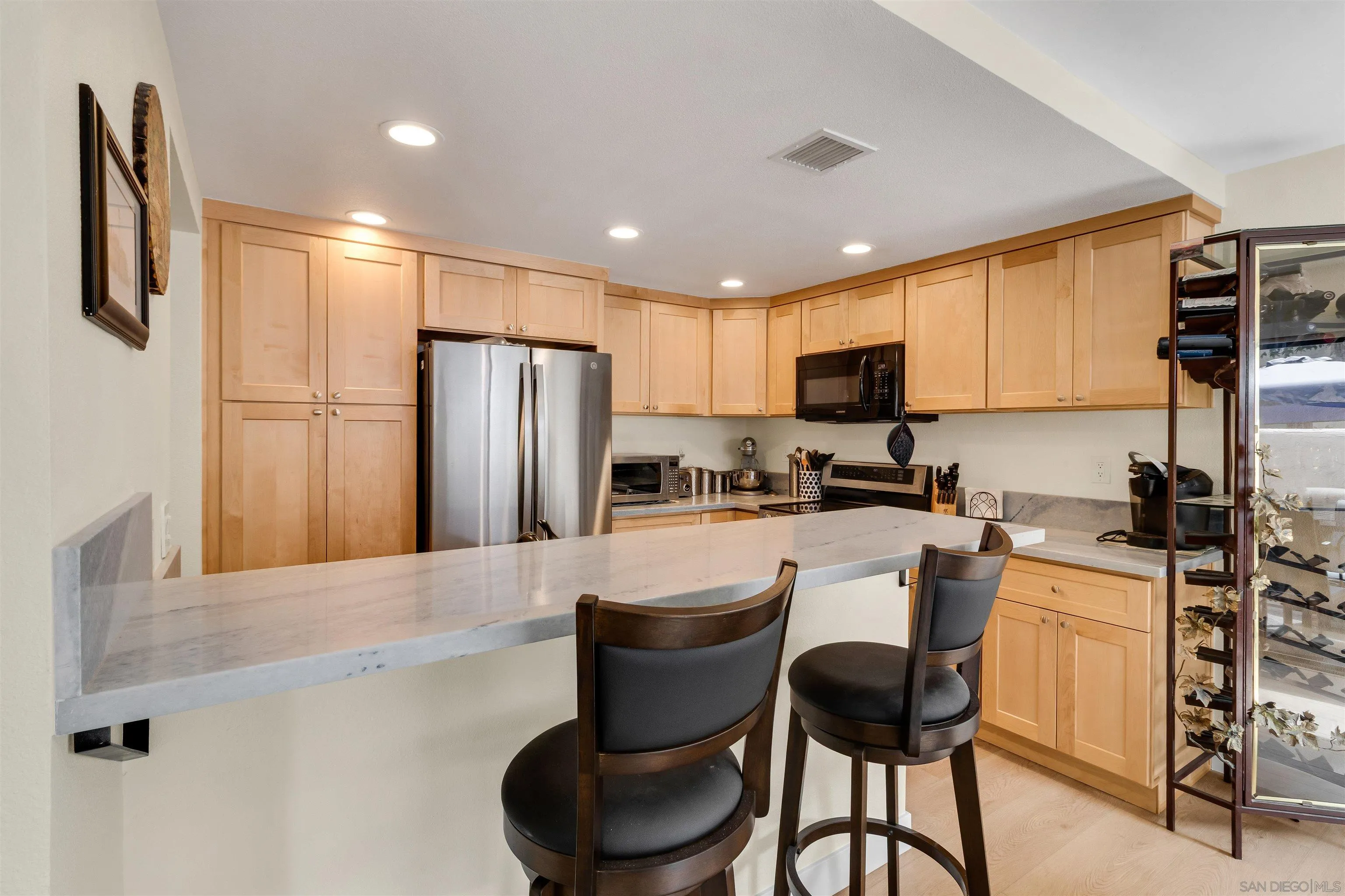https://cdn.realtyfeed.com/cdn/127/260022369/455617d10bd520c2cde980827bf9da5e.webp