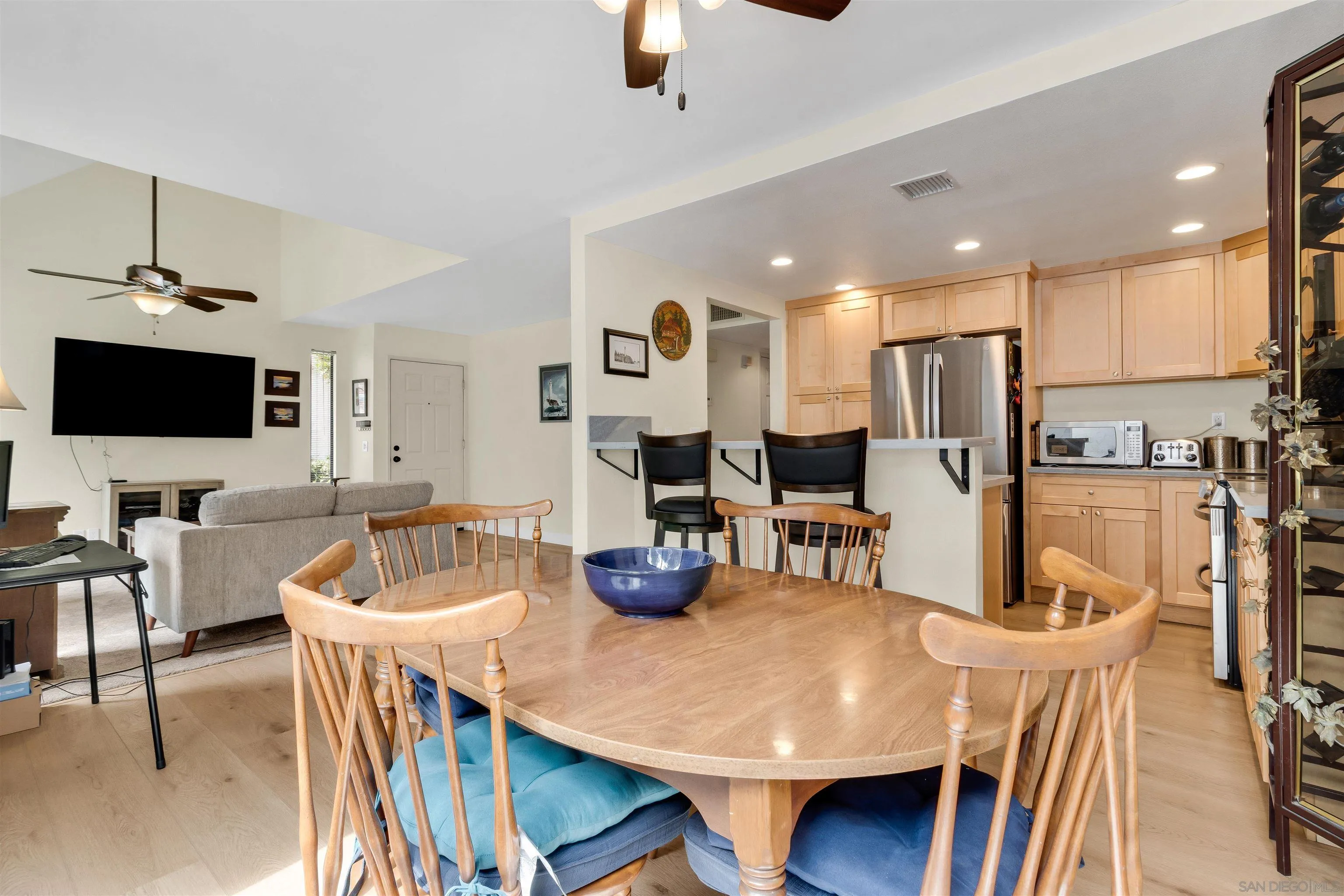 https://cdn.realtyfeed.com/cdn/127/260022369/5fa1ac4f233cd11ff127ff2d4c0984bd.webp