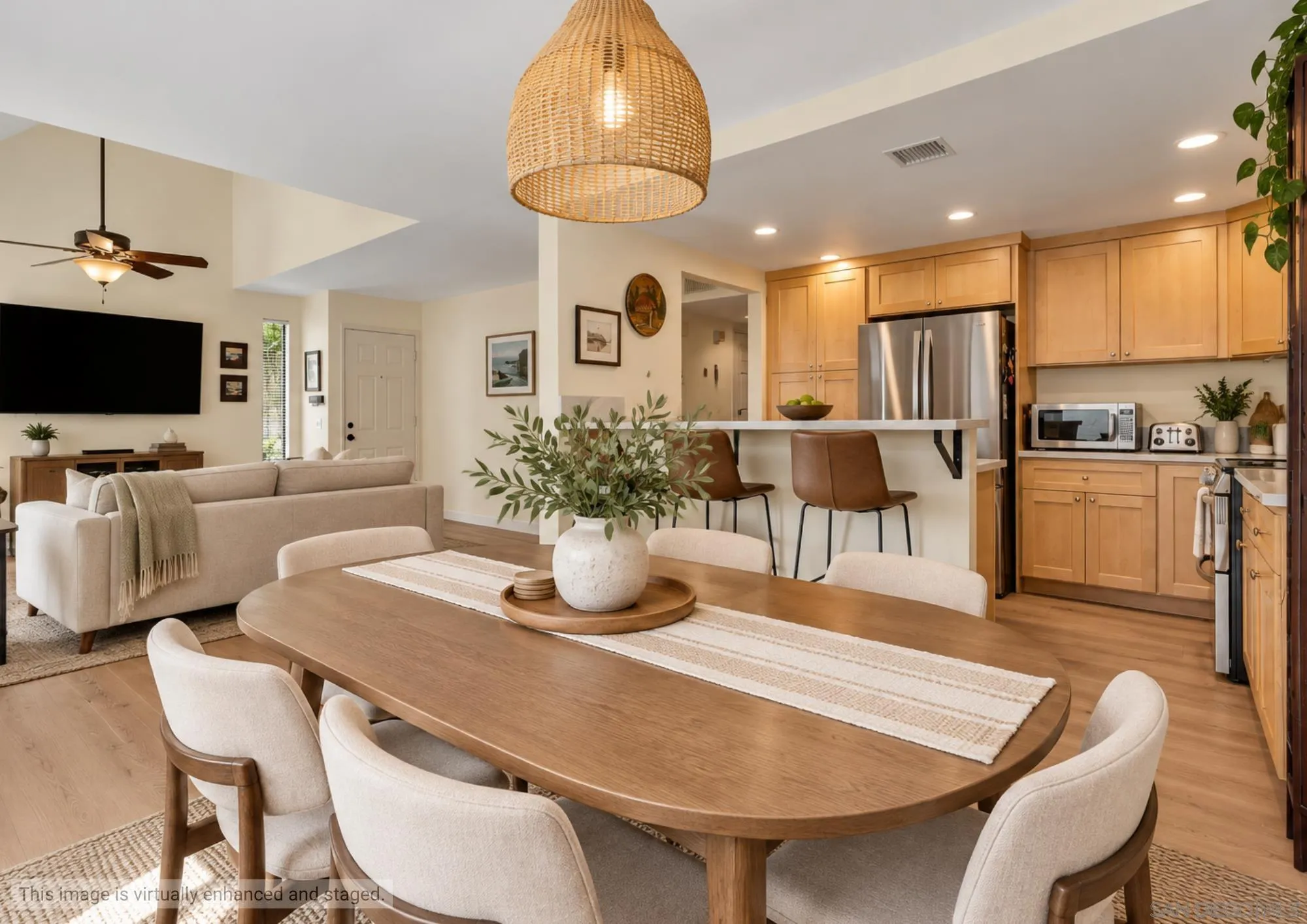 https://cdn.realtyfeed.com/cdn/127/260022369/e9b581ffee422186e520f0ed5a17794f.webp